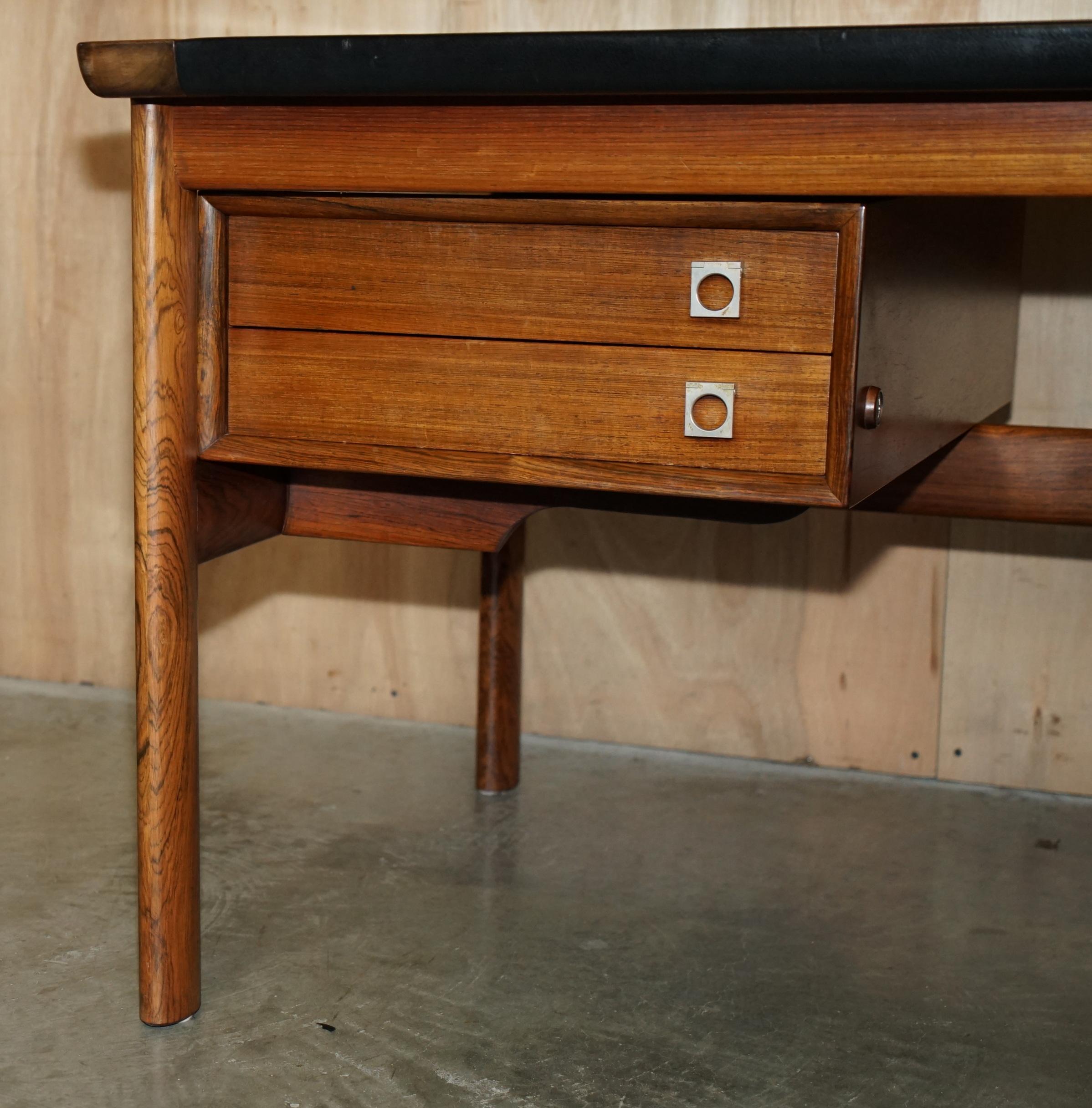 Mid-20th Century DANISH ARNE VODDER FOR SIBAST MODEL 419 & 223 HARDWOOD LEATHER DESK & ARMCHAiR