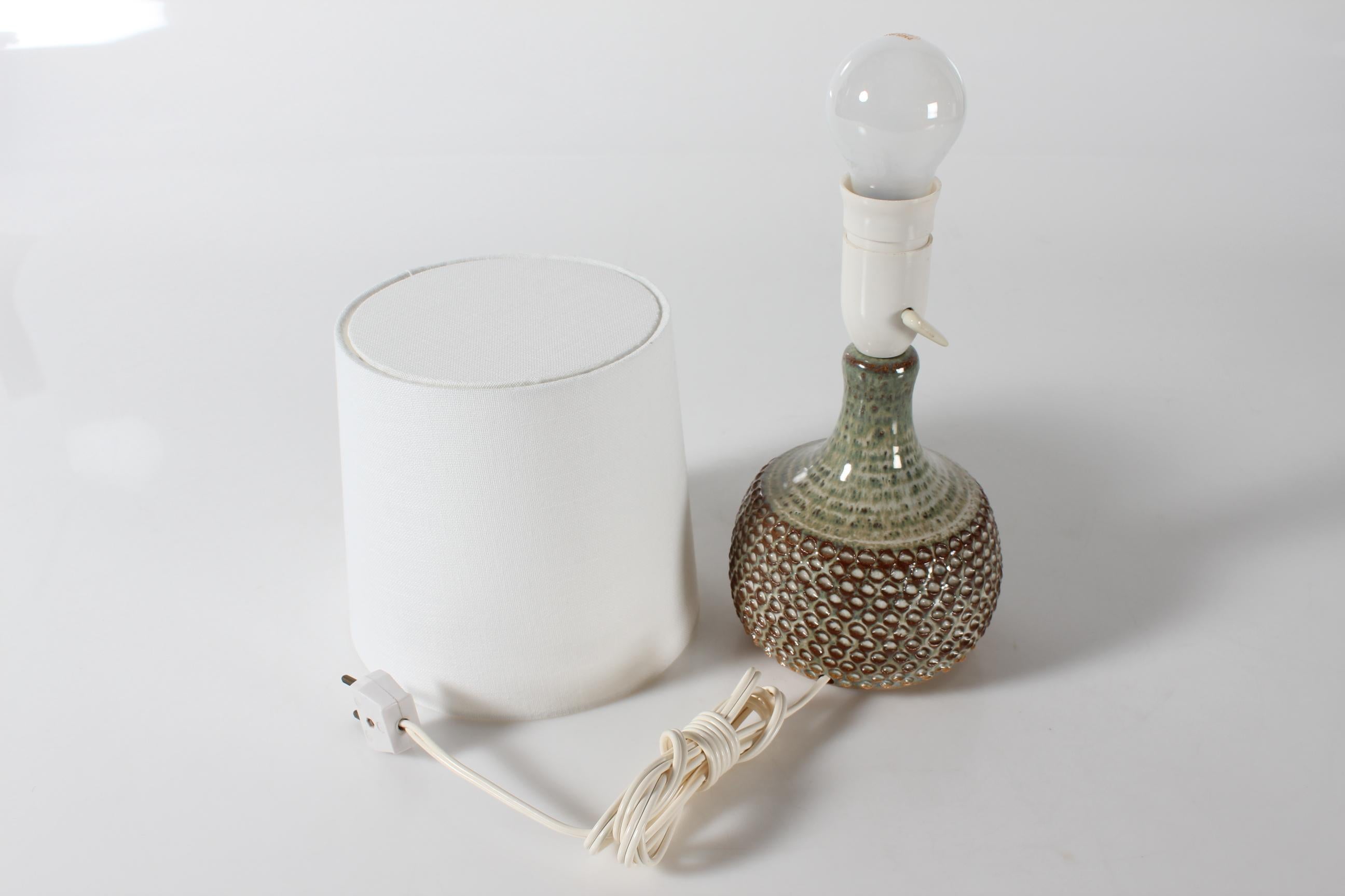 Lampe de table danoise en céramique des années 60 avec abat-jour neuf, fabriquée au Danemark en vente 2