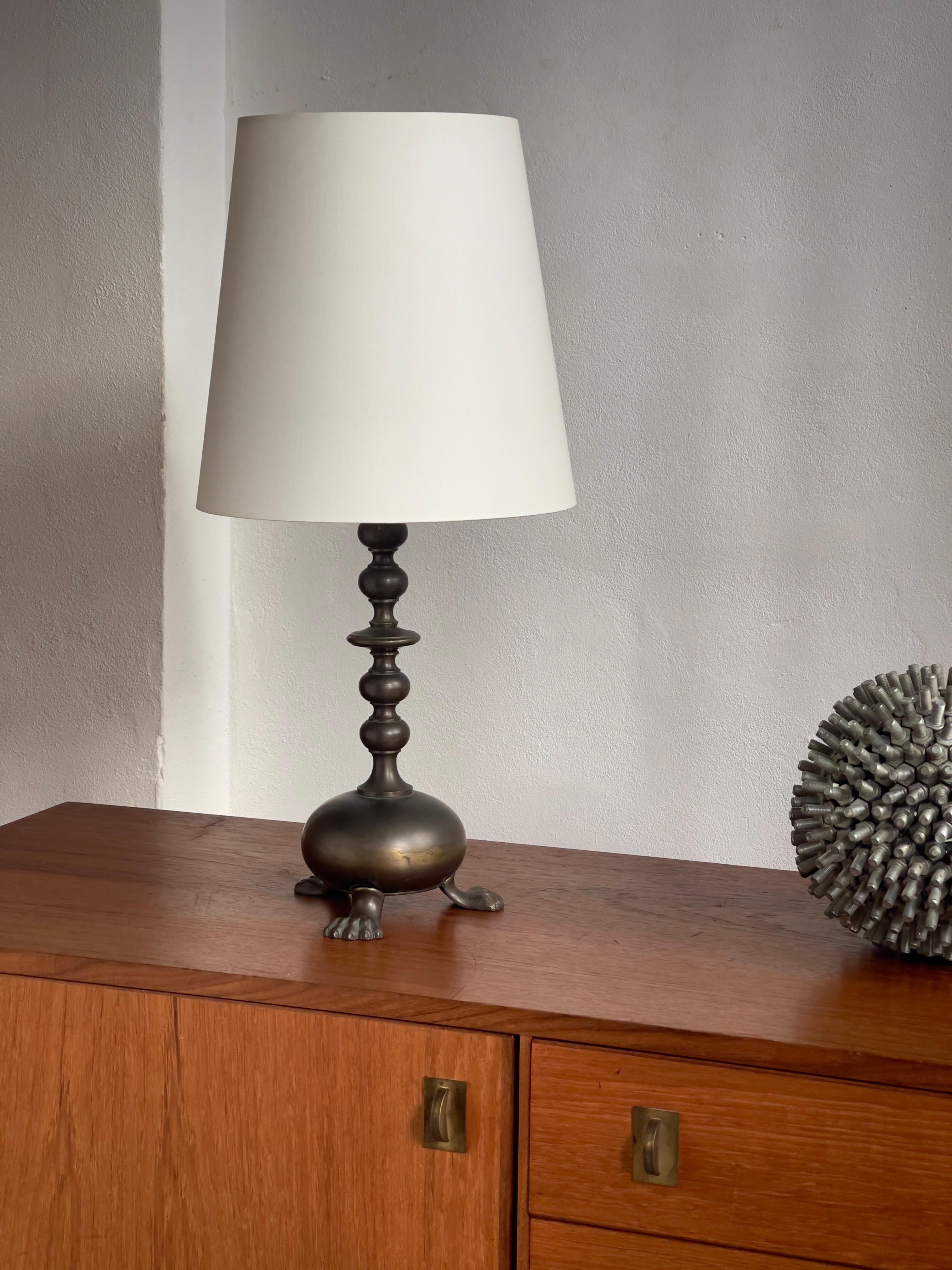 Danish Art and craft table lamp in patinated bronze with lions feet Denmark 1900 For Sale 2
