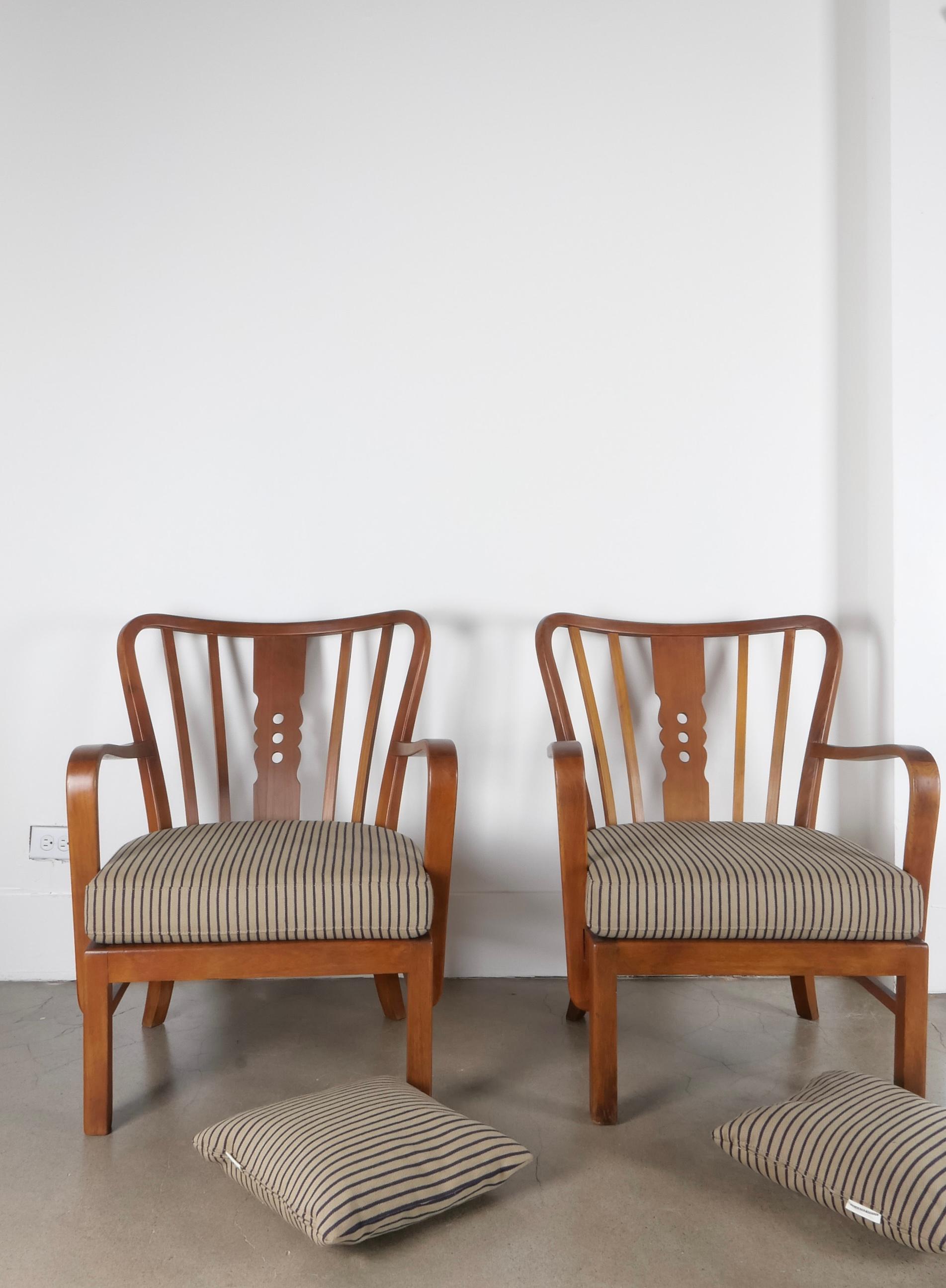 Scandinavian Modern Danish Art Deco 1930s Fritz Hansen Model 1588 Lounge Chairs, A Pair For Sale