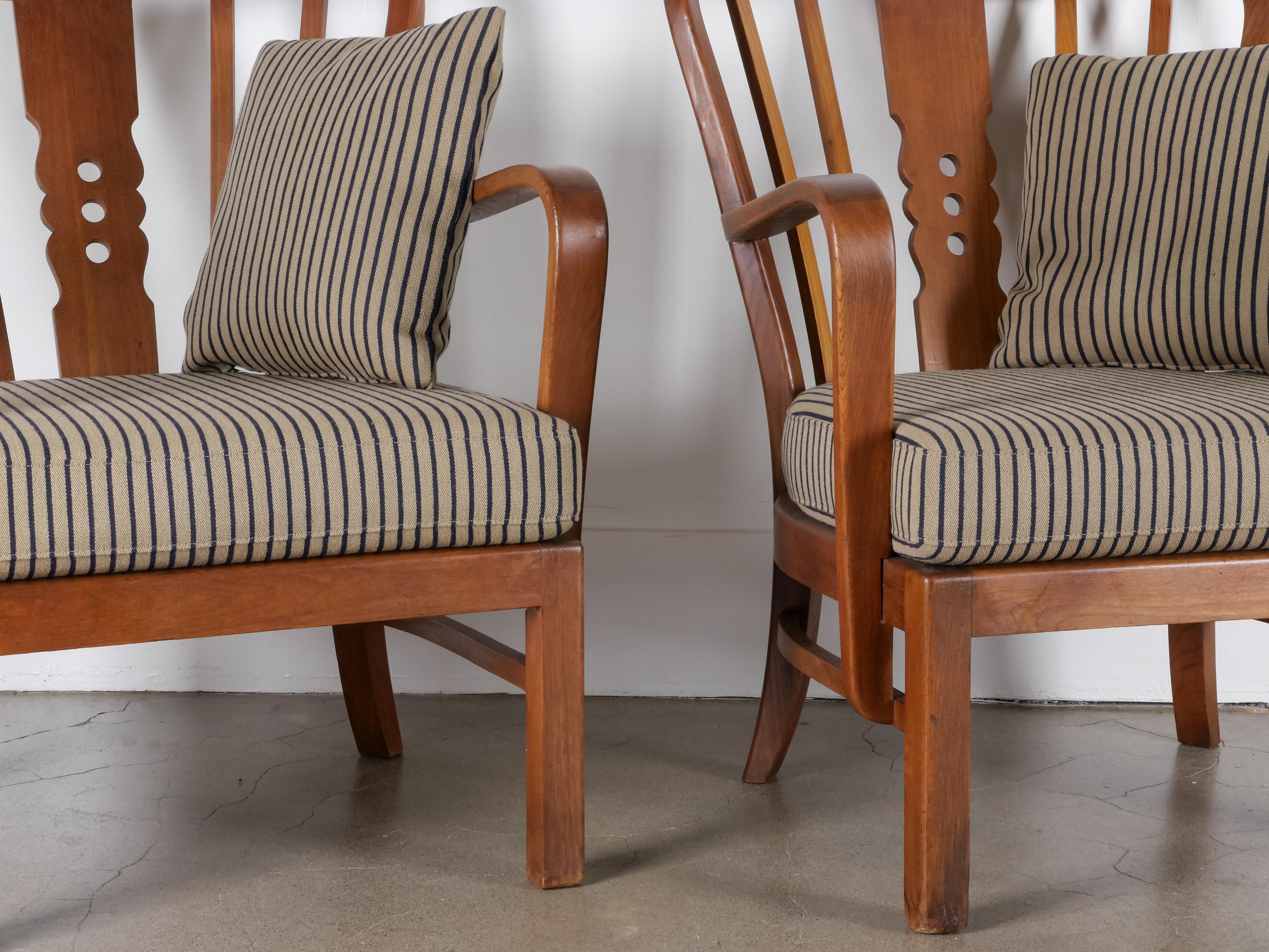 Danish Art Deco 1930s Fritz Hansen Model 1588 Lounge Chairs, A Pair In Good Condition For Sale In Portland, OR