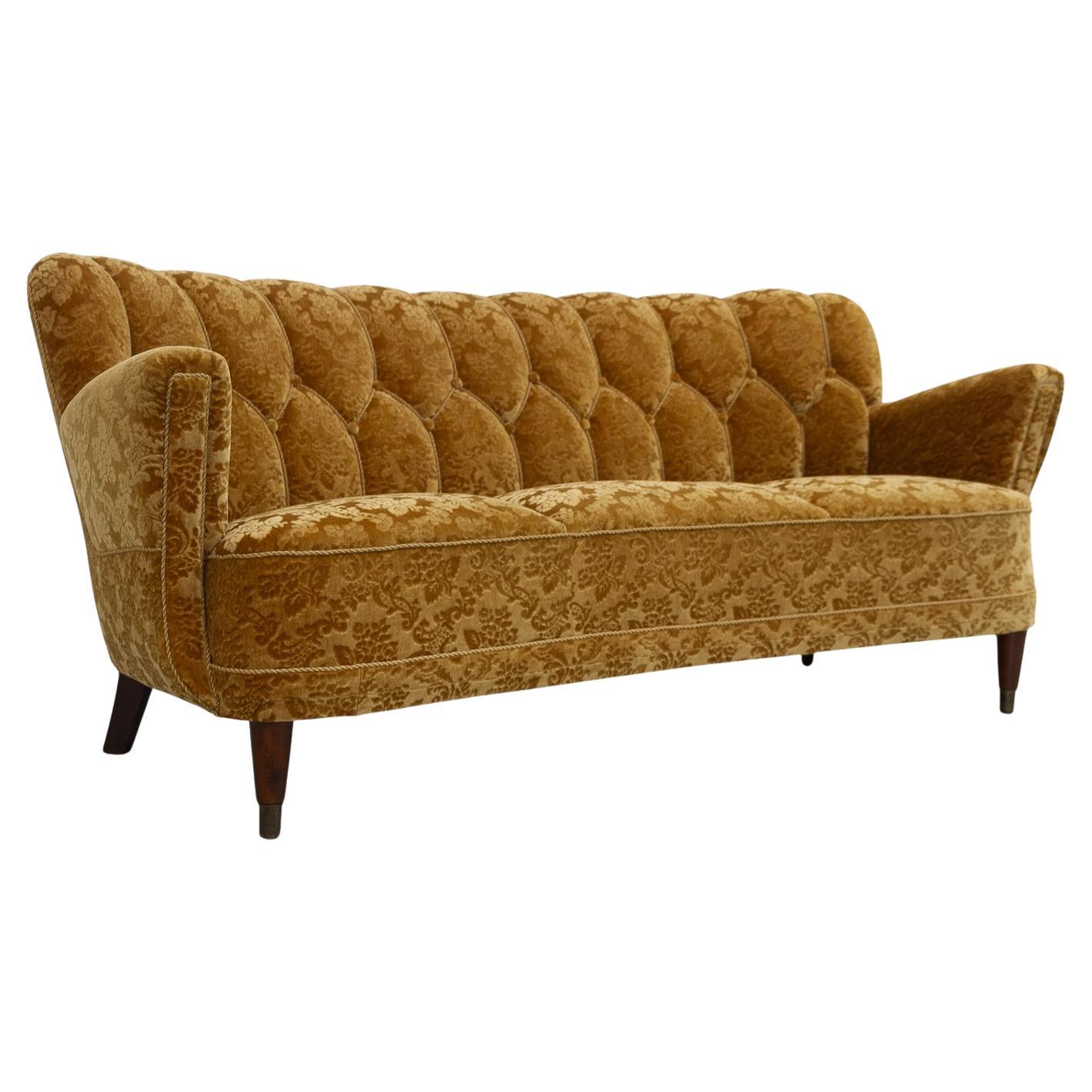 Divano Banana danese Art Deco a 3 posti in velluto giallo oro, anni '40.