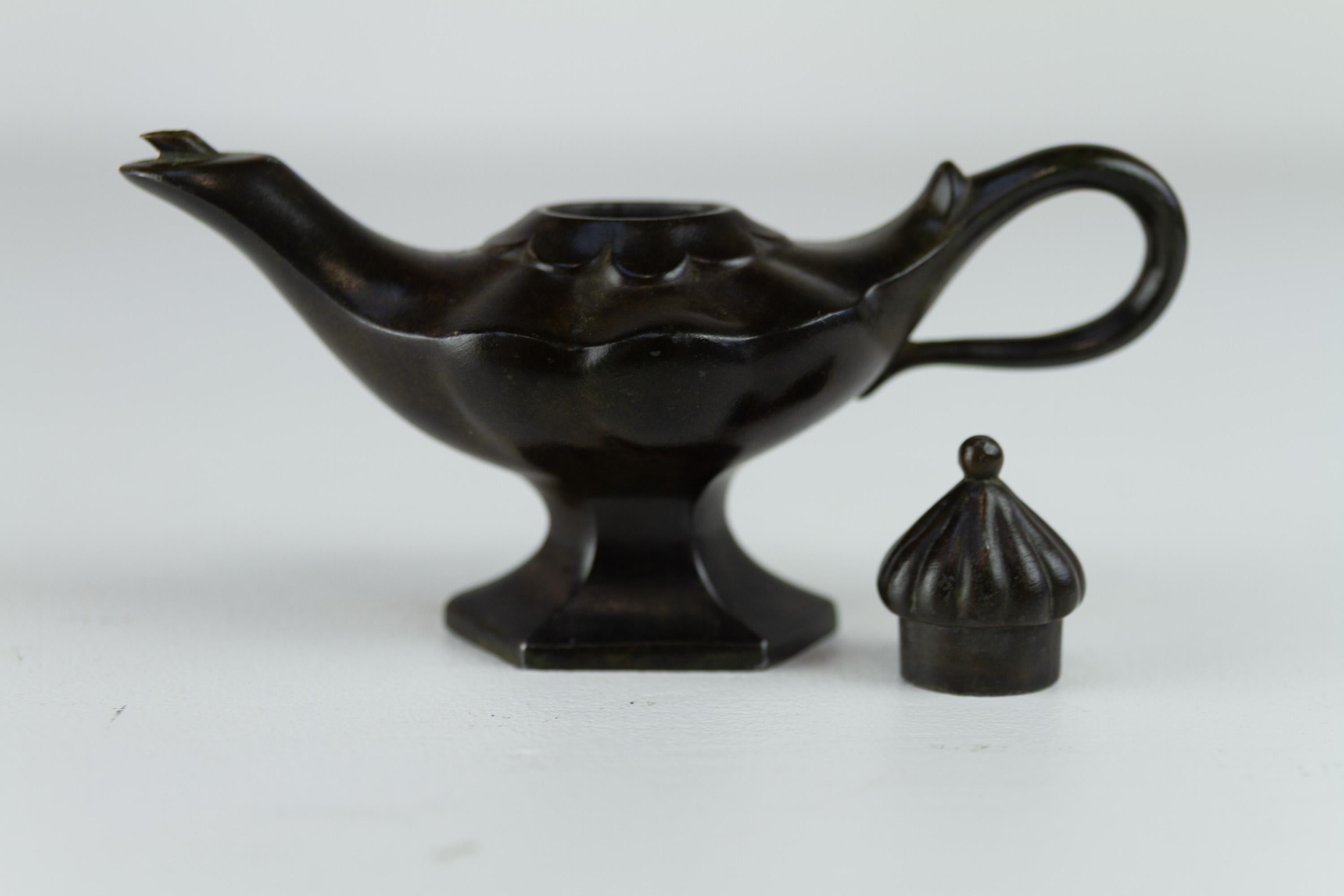 Lampada ad olio danese Art Deco Aladdin in metallo Disko di Just Andersen, 1930. in vendita 6