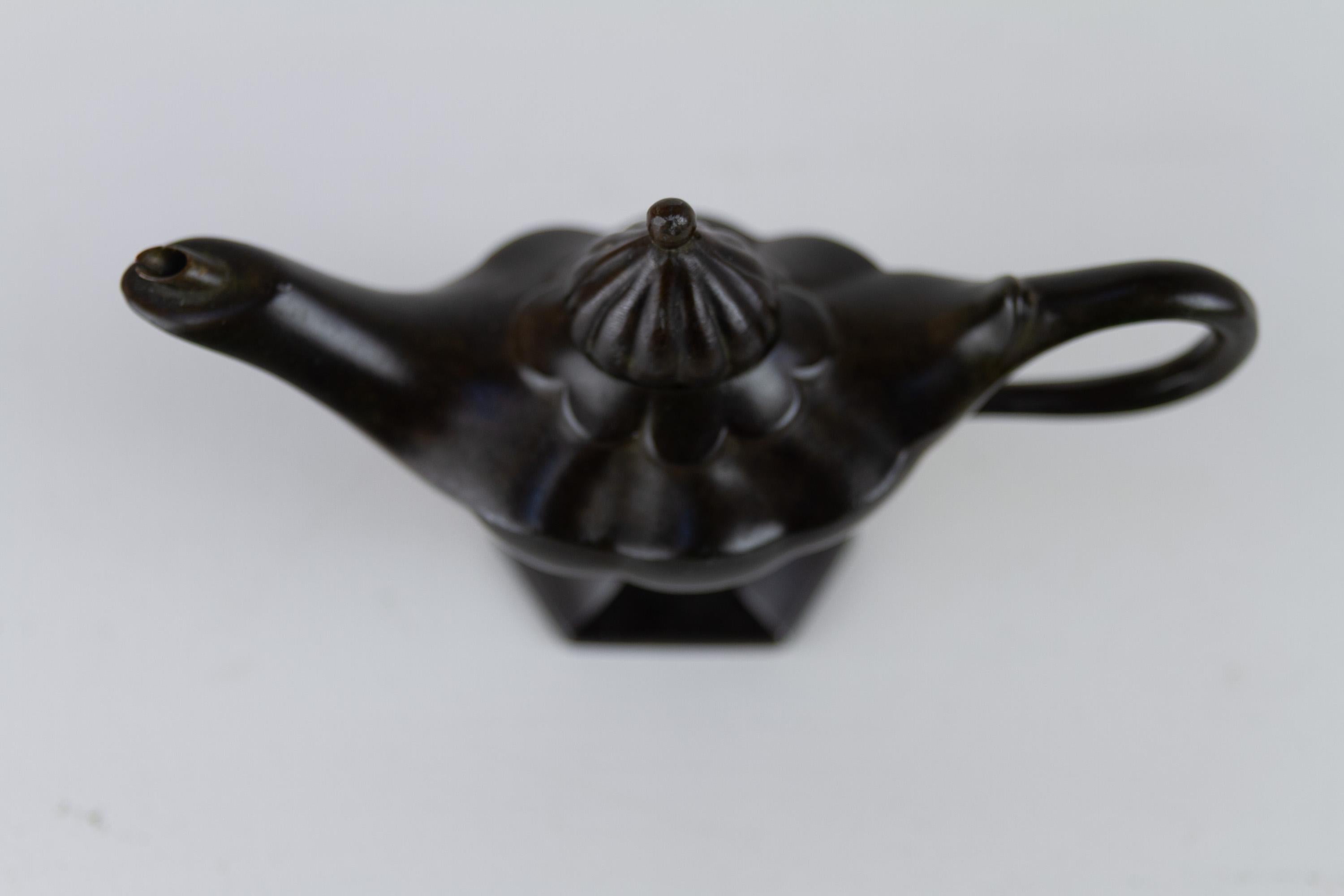 Danese Lampada ad olio danese Art Deco Aladdin in metallo Disko di Just Andersen, 1930. in vendita