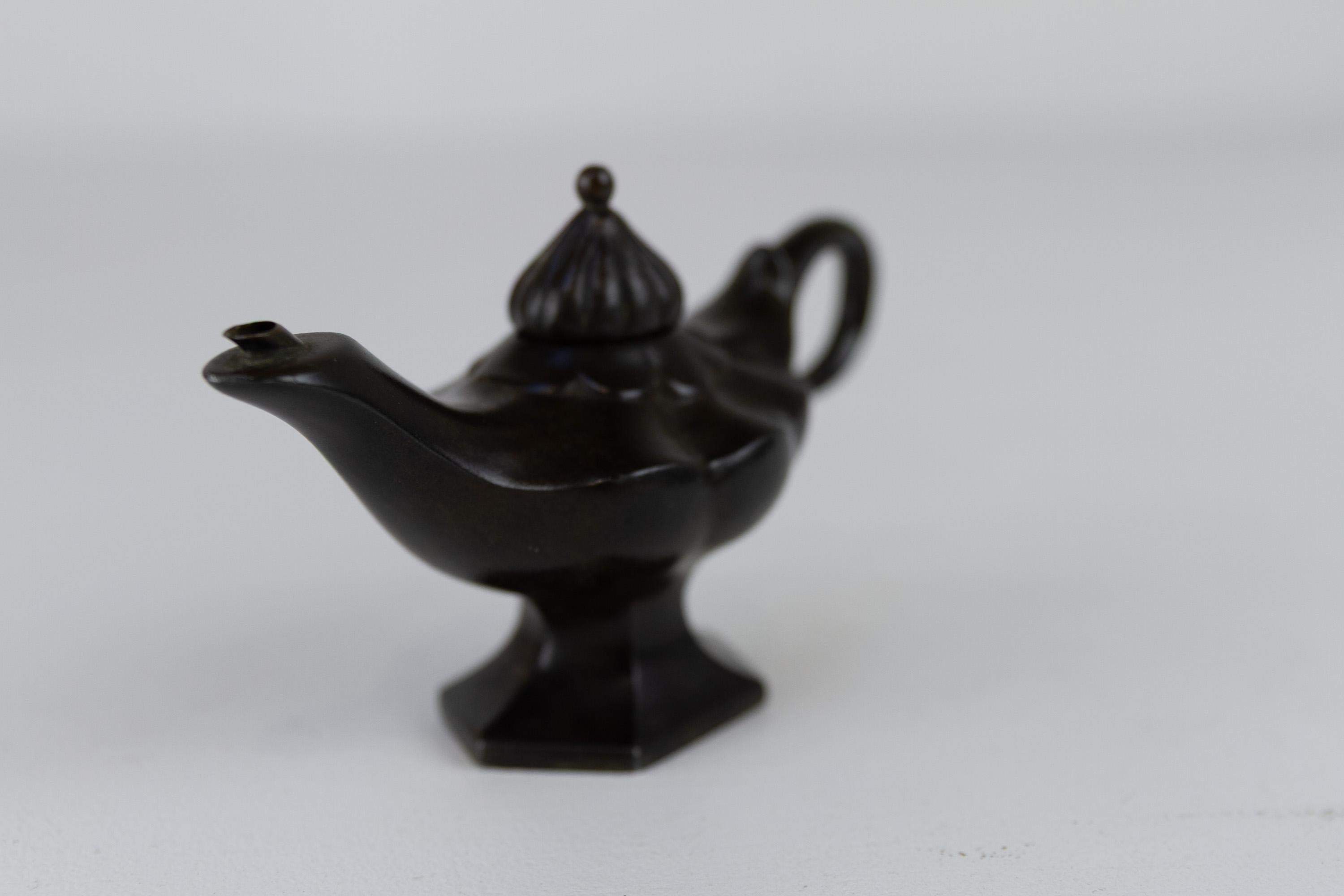 Lampada ad olio danese Art Deco Aladdin in metallo Disko di Just Andersen, 1930. In condizioni buone in vendita a Asaa, DK