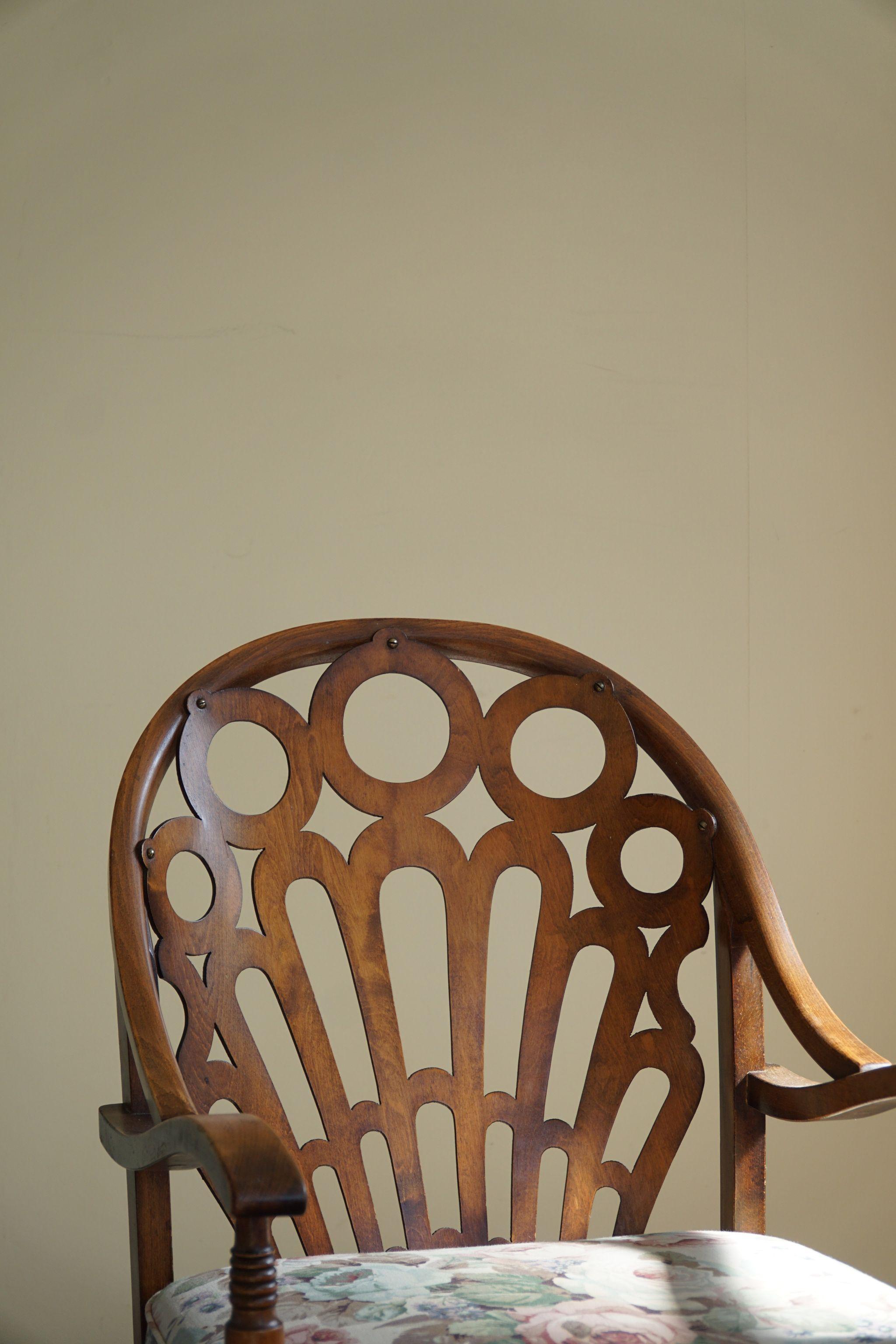Danish Sculptural Art Deco Armchair, Made in Beech, 1930s In Good Condition In Odense, DK