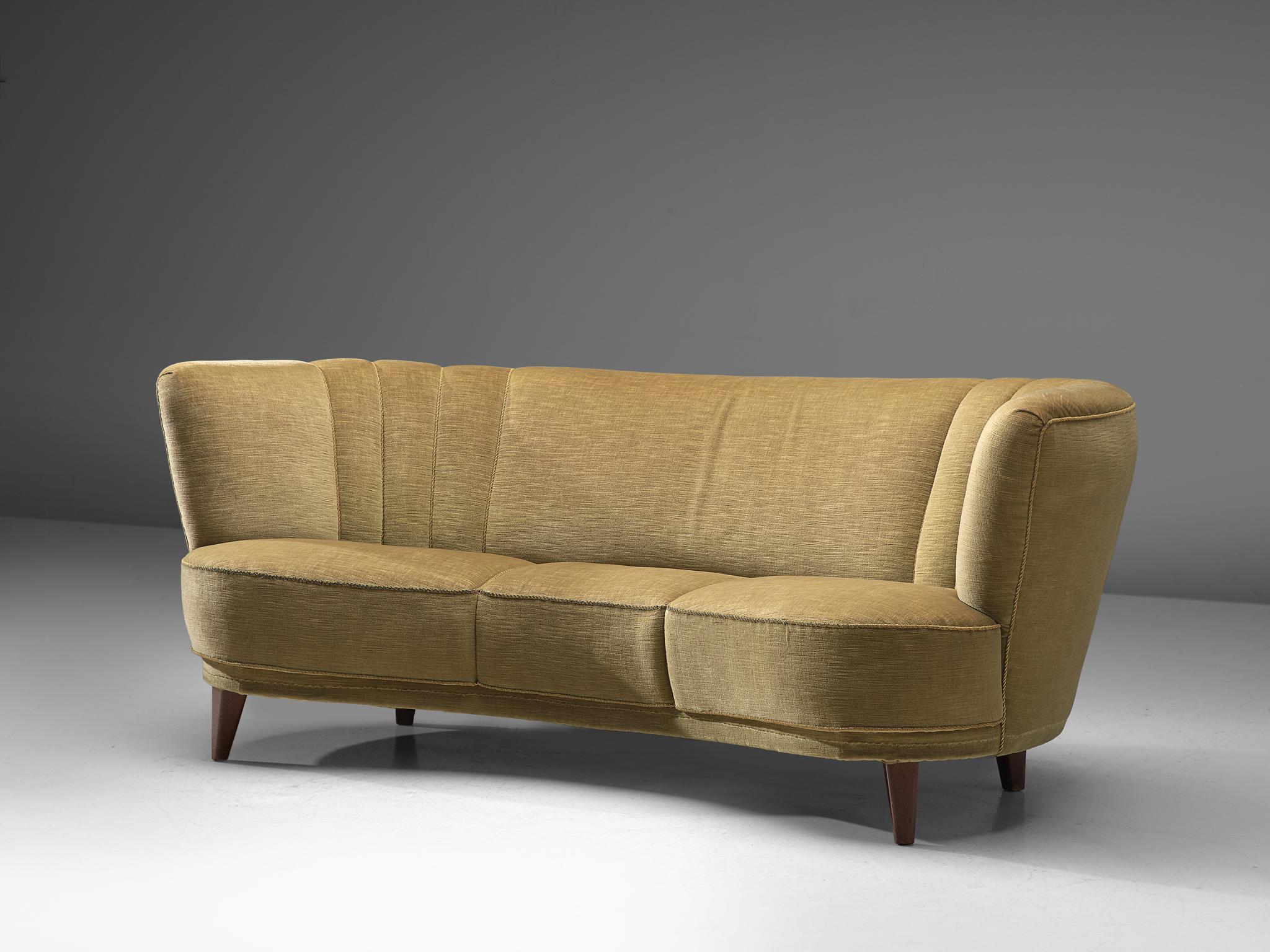 Danish Art Deco 'Banana' Settee with Olive Green Velours In Good Condition In Waalwijk, NL