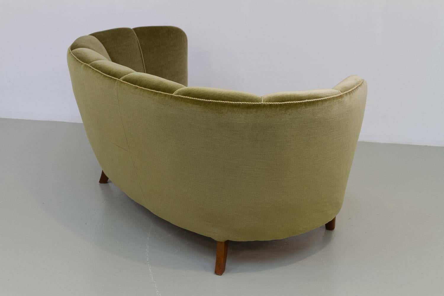 Danish Art Deco Banana Sofa in Green Velvet, 1940s. 11