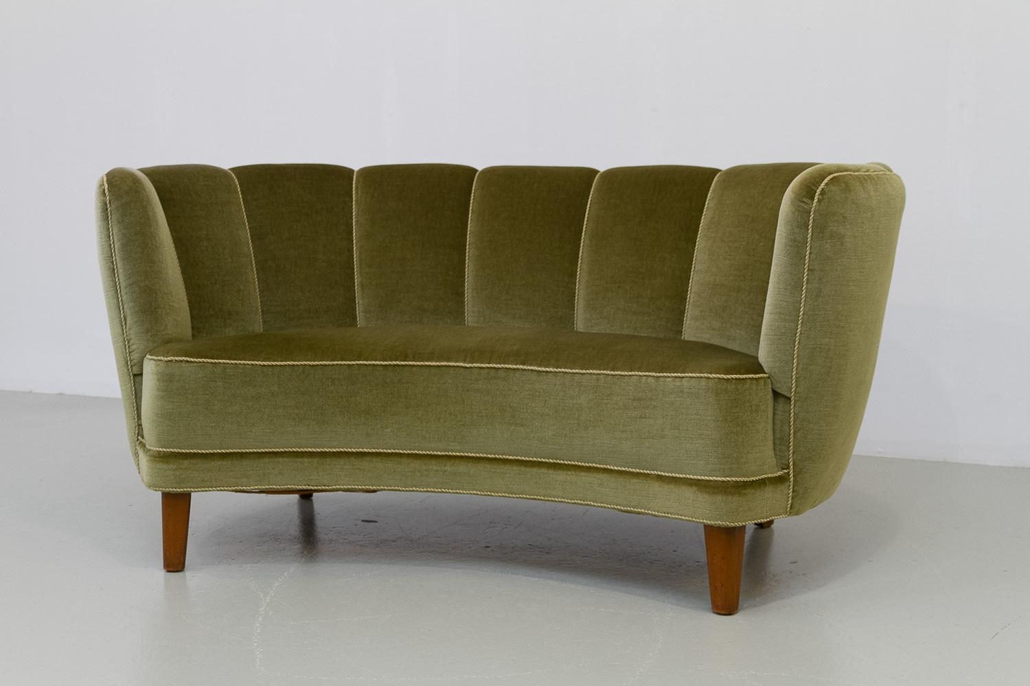Danish Art Deco Banana Sofa in Green Velvet, 1940s. 12