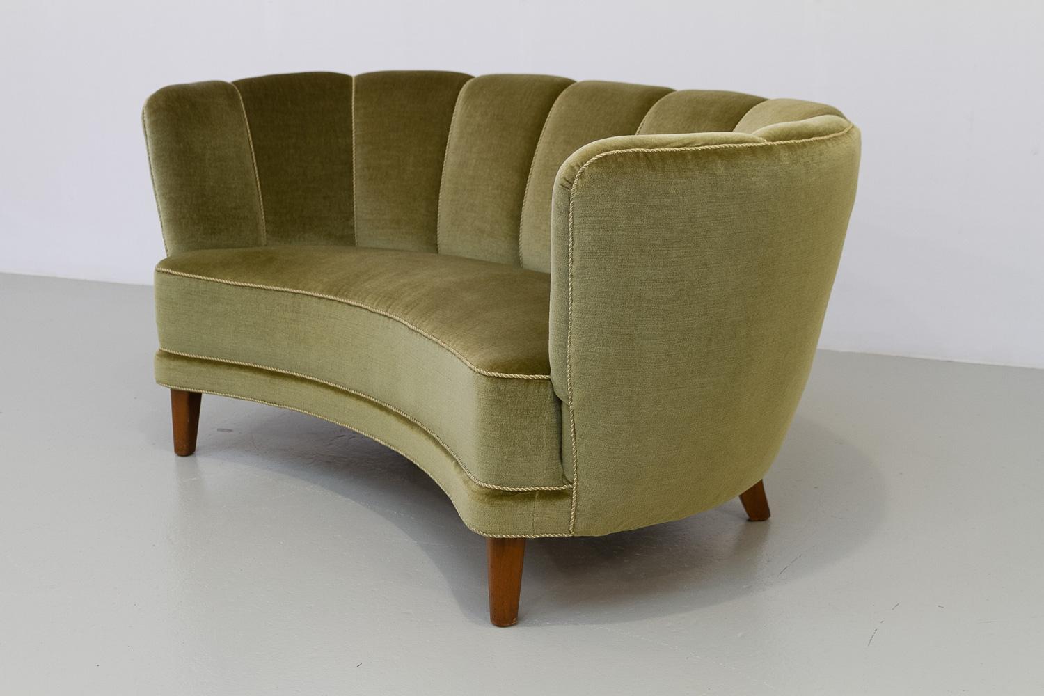 Mid-20th Century Danish Art Deco Banana Sofa in Green Velvet, 1940s.