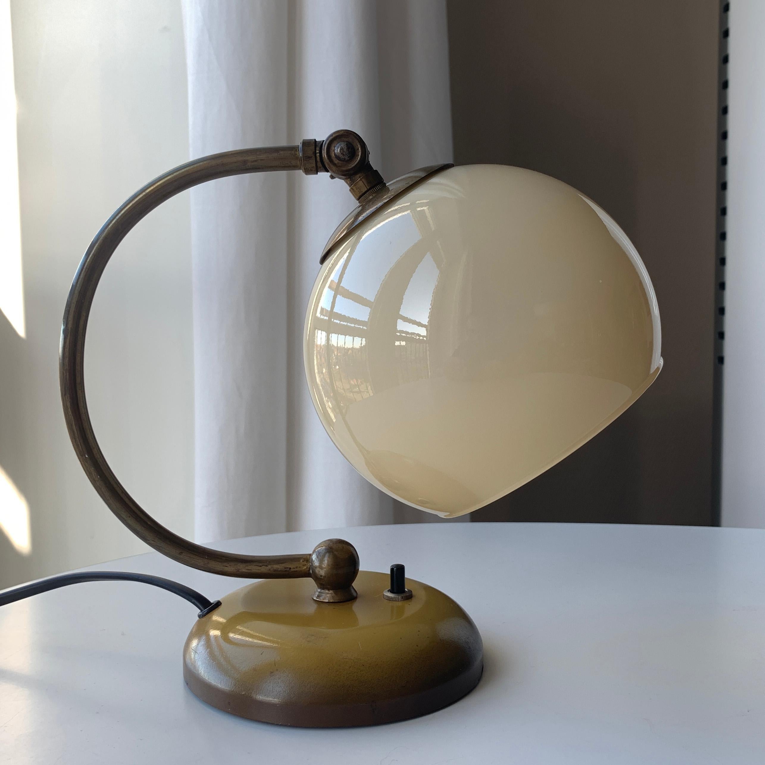 Danish Art Deco Bedside Table Lamp Fog & Mørup For Sale 5