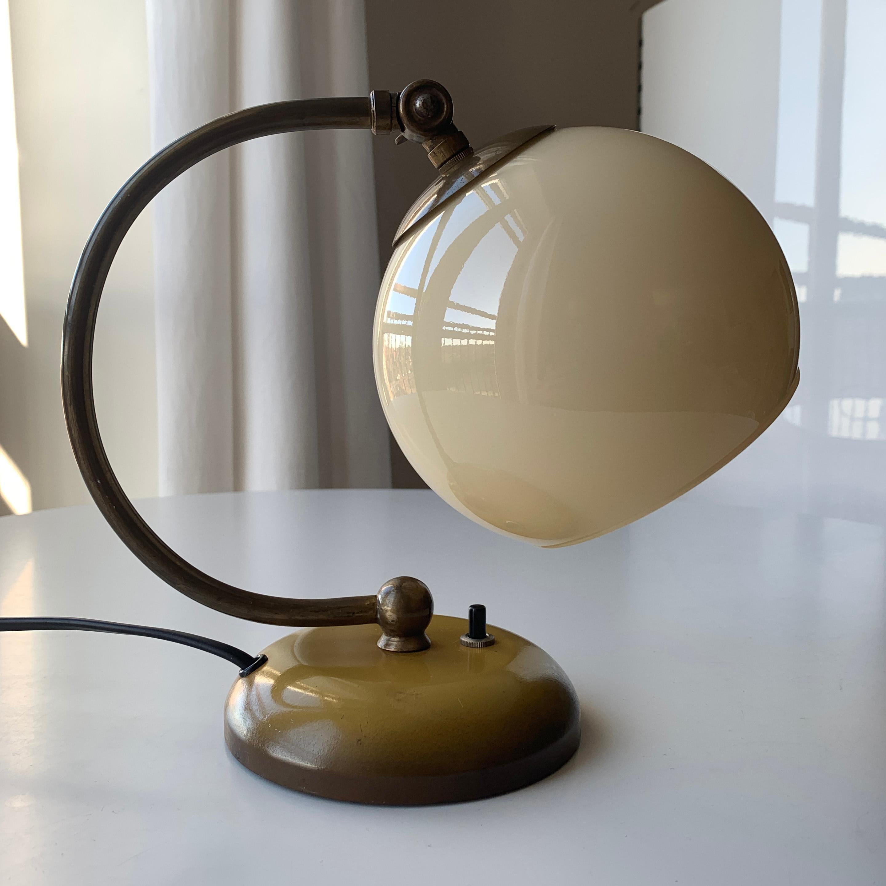 Danish Art Deco Bedside Table Lamp Fog & Mørup For Sale 1