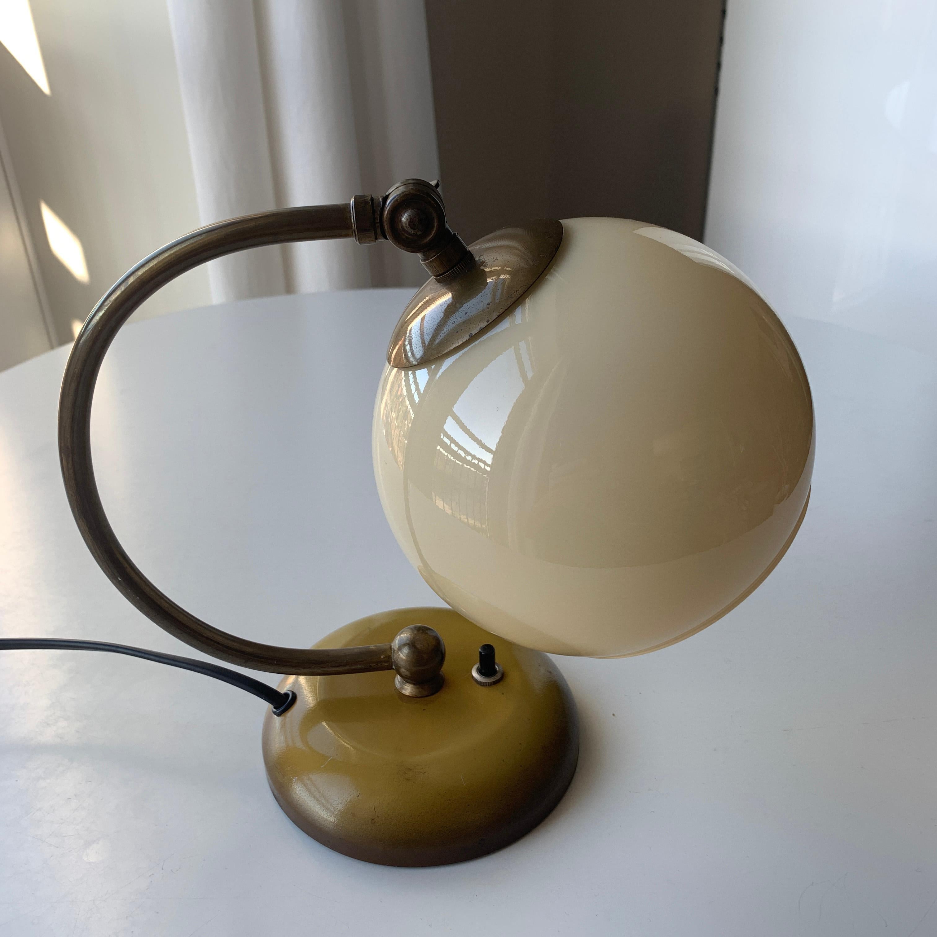 Danish Art Deco Bedside Table Lamp Fog & Mørup For Sale 3