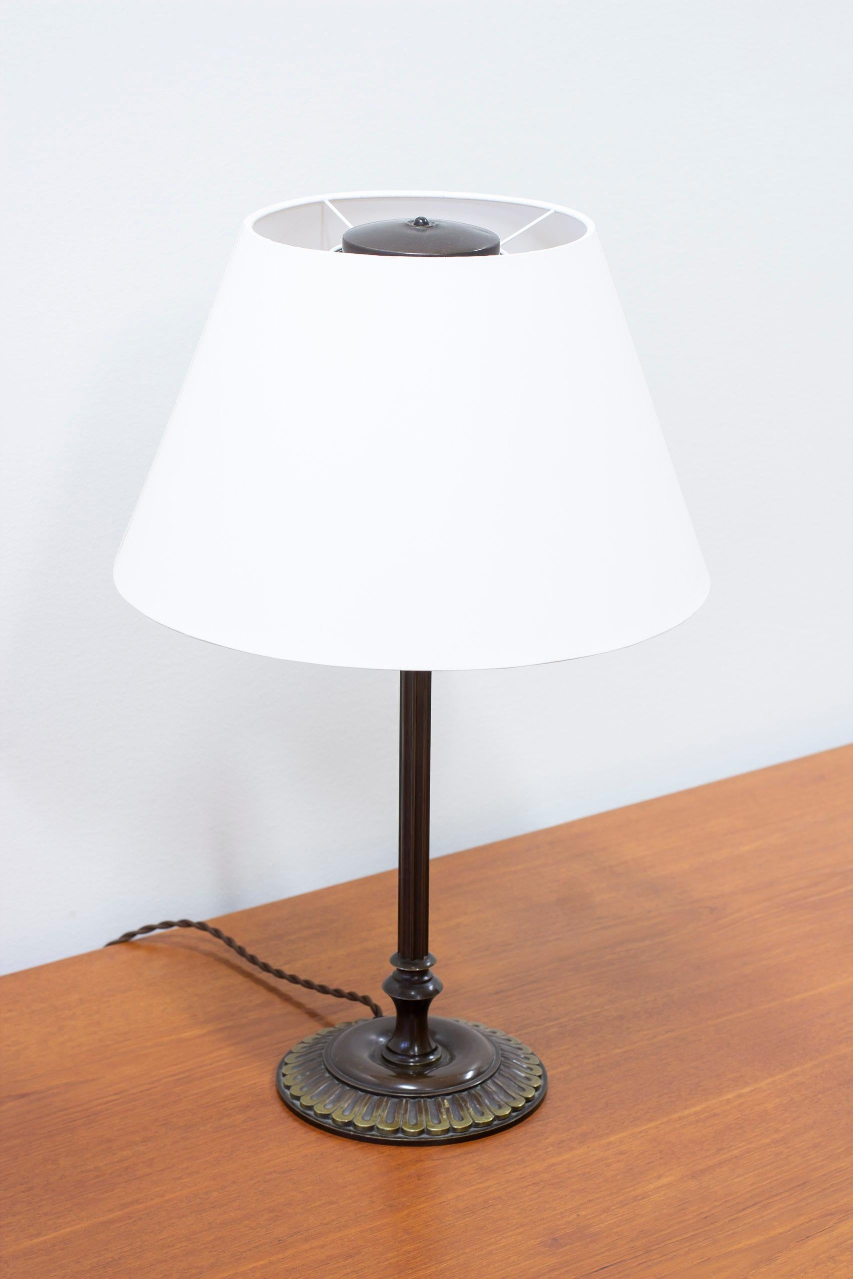 Scandinave moderne Lampe de table danoise en bronze Art déco, Danemark années 1920 en vente