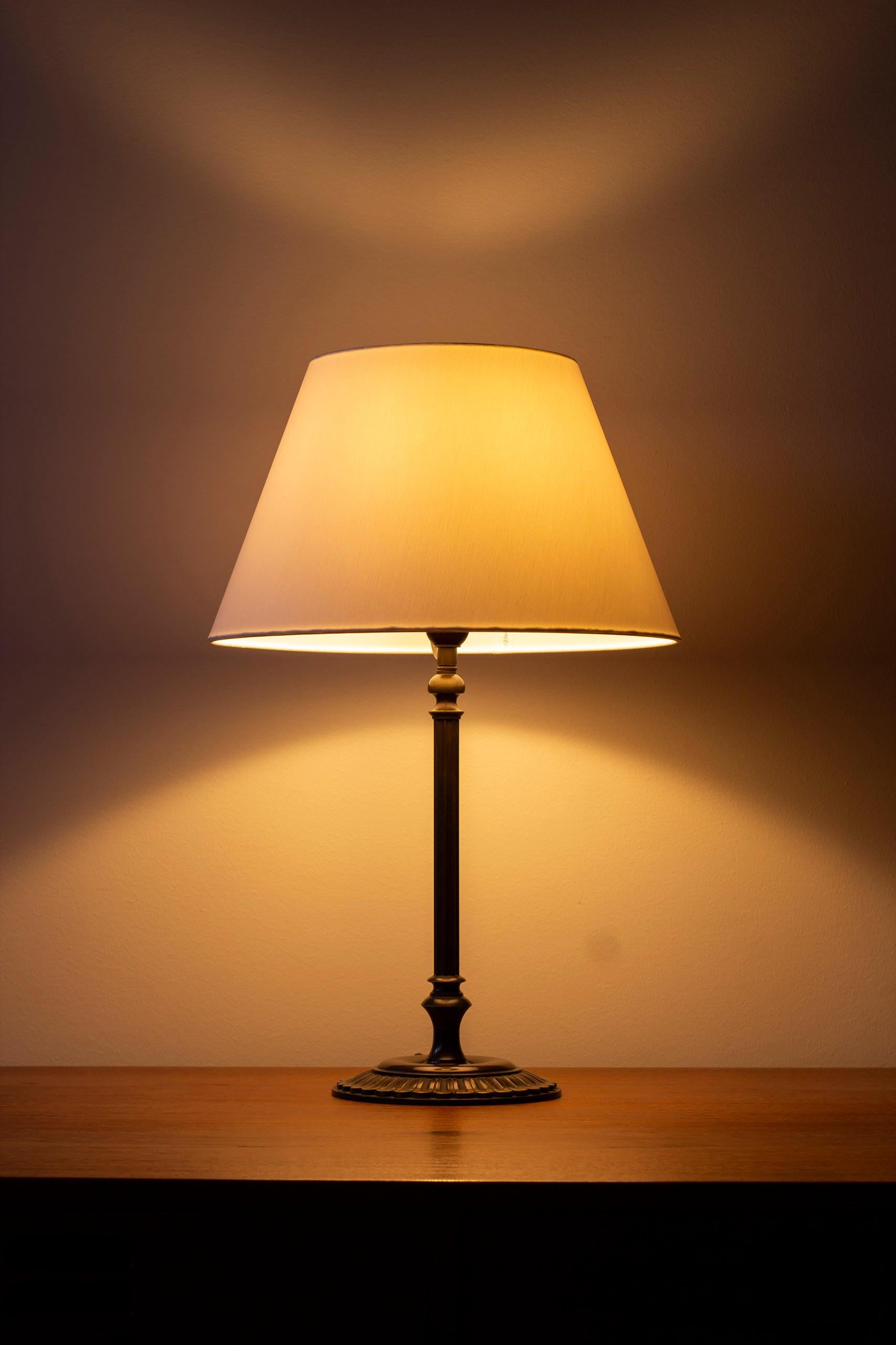 Bronze Lampe de table danoise en bronze Art déco, Danemark années 1920 en vente