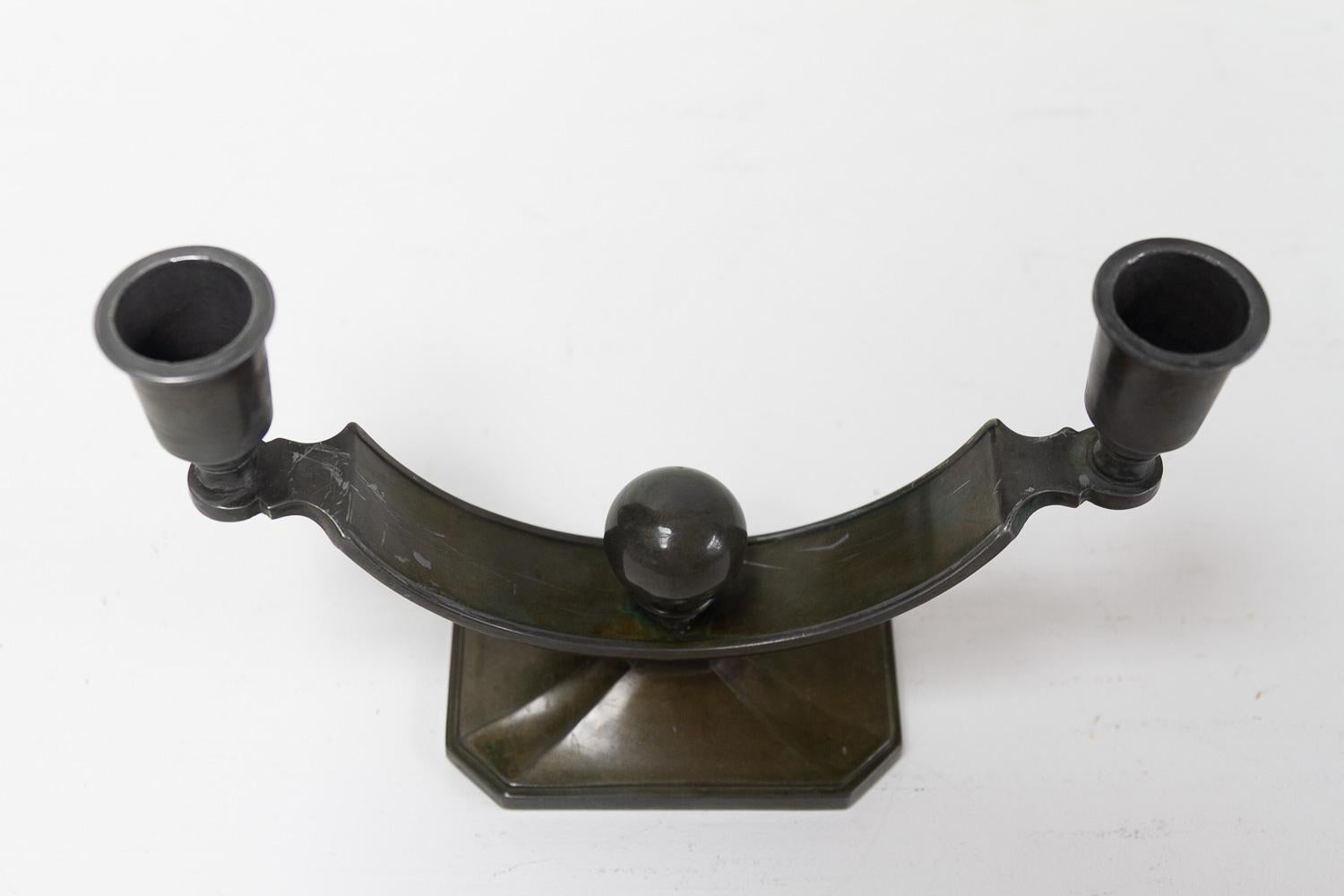 Dänischer Art Deco-Kerzenhalter aus Diskometall von Just Andersen, 1930er Jahre. im Zustand „Gut“ im Angebot in Asaa, DK
