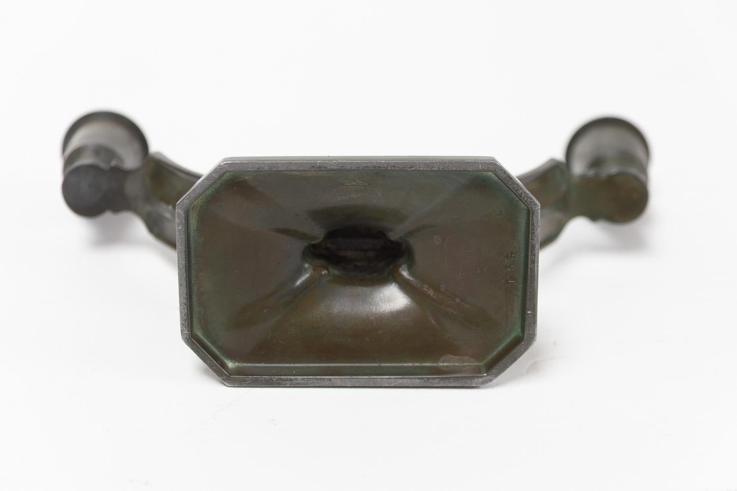 Dänischer Art Deco-Kerzenhalter aus Diskometall von Just Andersen, 1930er Jahre. (Mitte des 20. Jahrhunderts) im Angebot