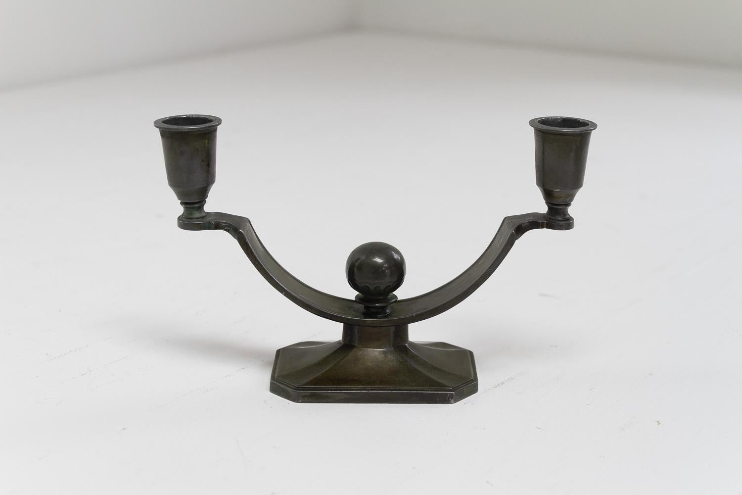 Dänischer Art Deco-Kerzenhalter aus Diskometall von Just Andersen, 1930er Jahre. im Angebot 3