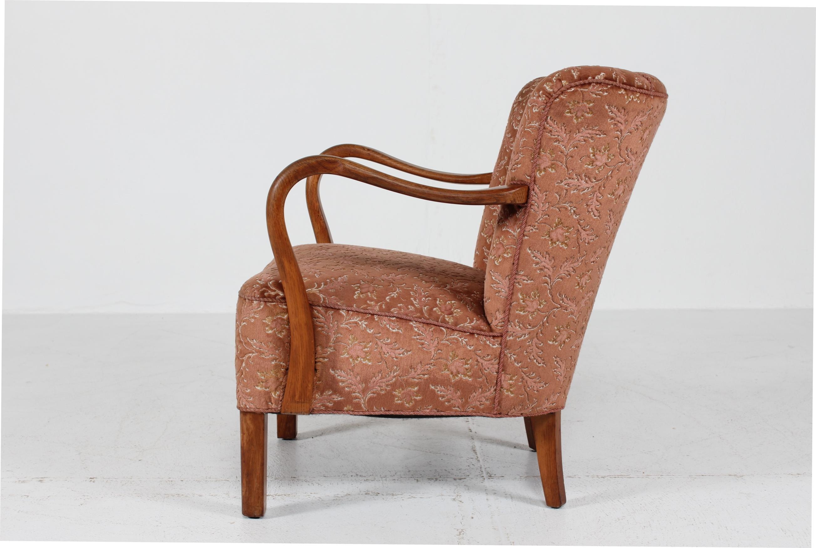 Danish Art Deco Club Chair in Viggo Boesen Style with Floral Velvet 1940s For Sale 6