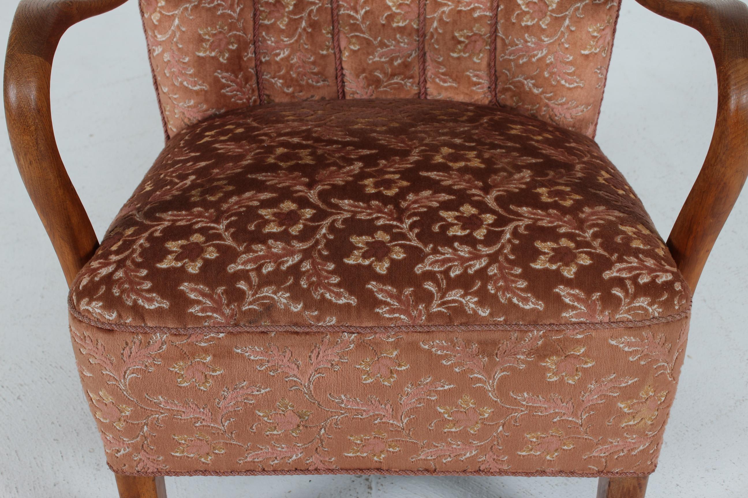 Mid-20th Century Danish Art Deco Club Chair in Viggo Boesen Style with Floral Velvet 1940s For Sale