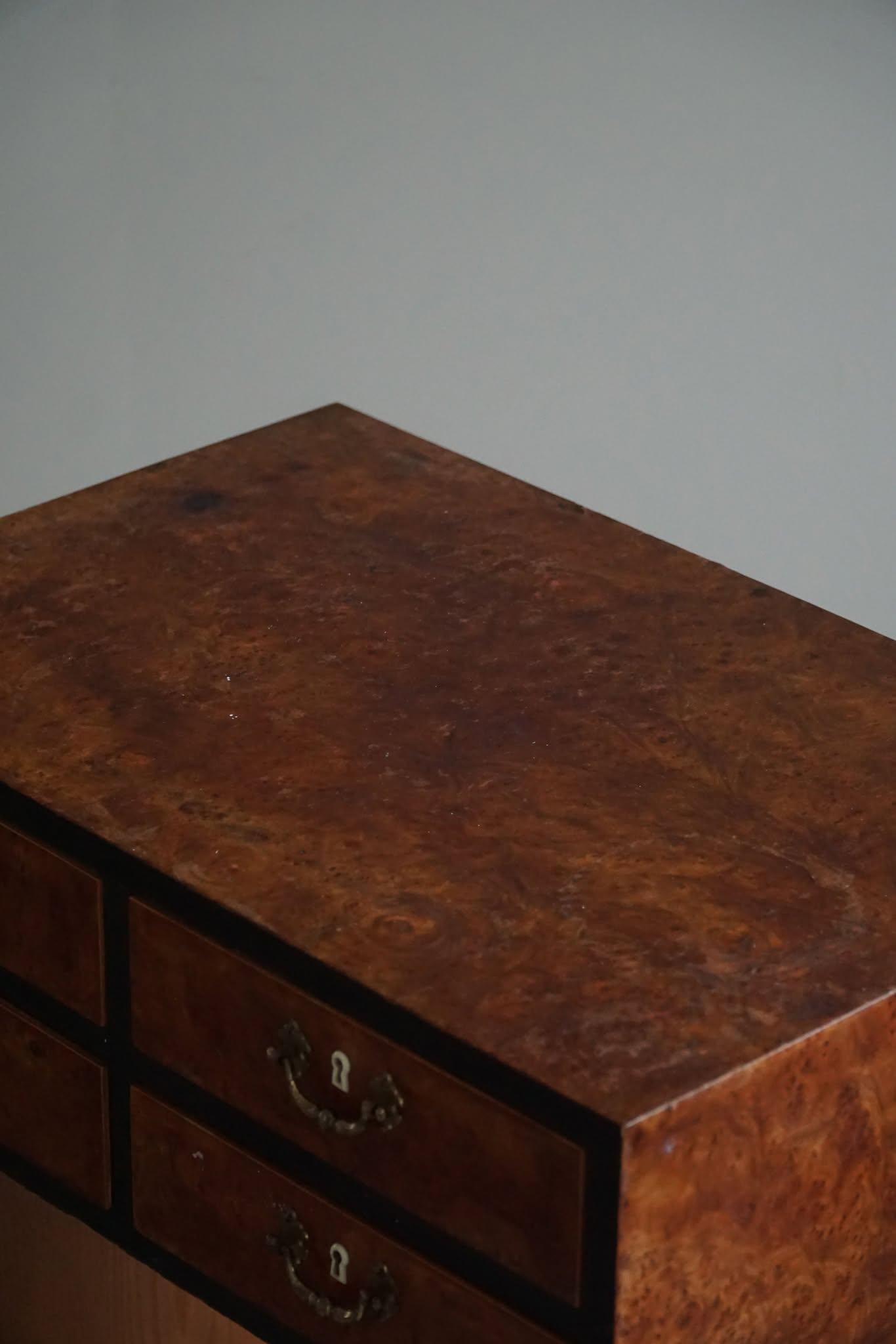 Danish Art Deco Console Table with Drawers in Elm & Burl Wood, 1940s In condizioni discrete in vendita a Odense, DK