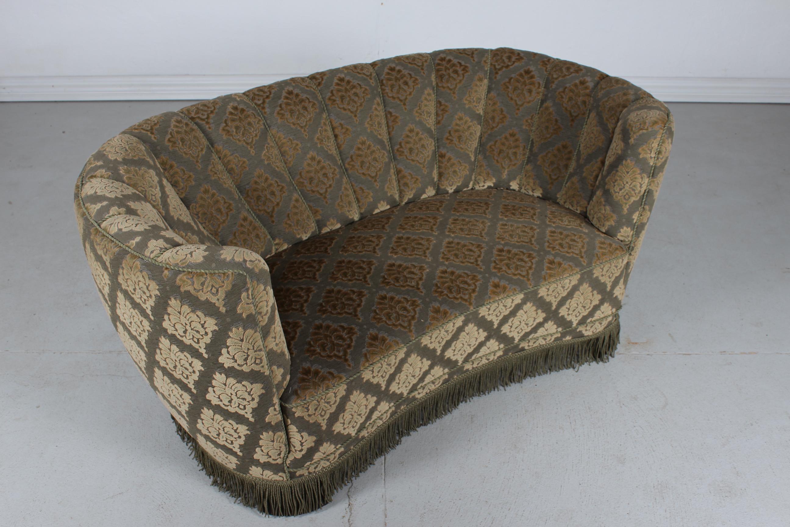 Dänische geschwungene Sofa-Kommode aus grünem Velours-Samt im Art déco-Stil, 1950er Jahre (Mitte des 20. Jahrhunderts) im Angebot