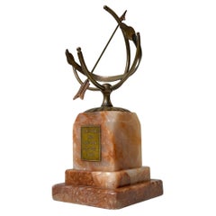 Armillario de escritorio Art Decó danés - Reloj de sol en latón y mármol ónice, años 40