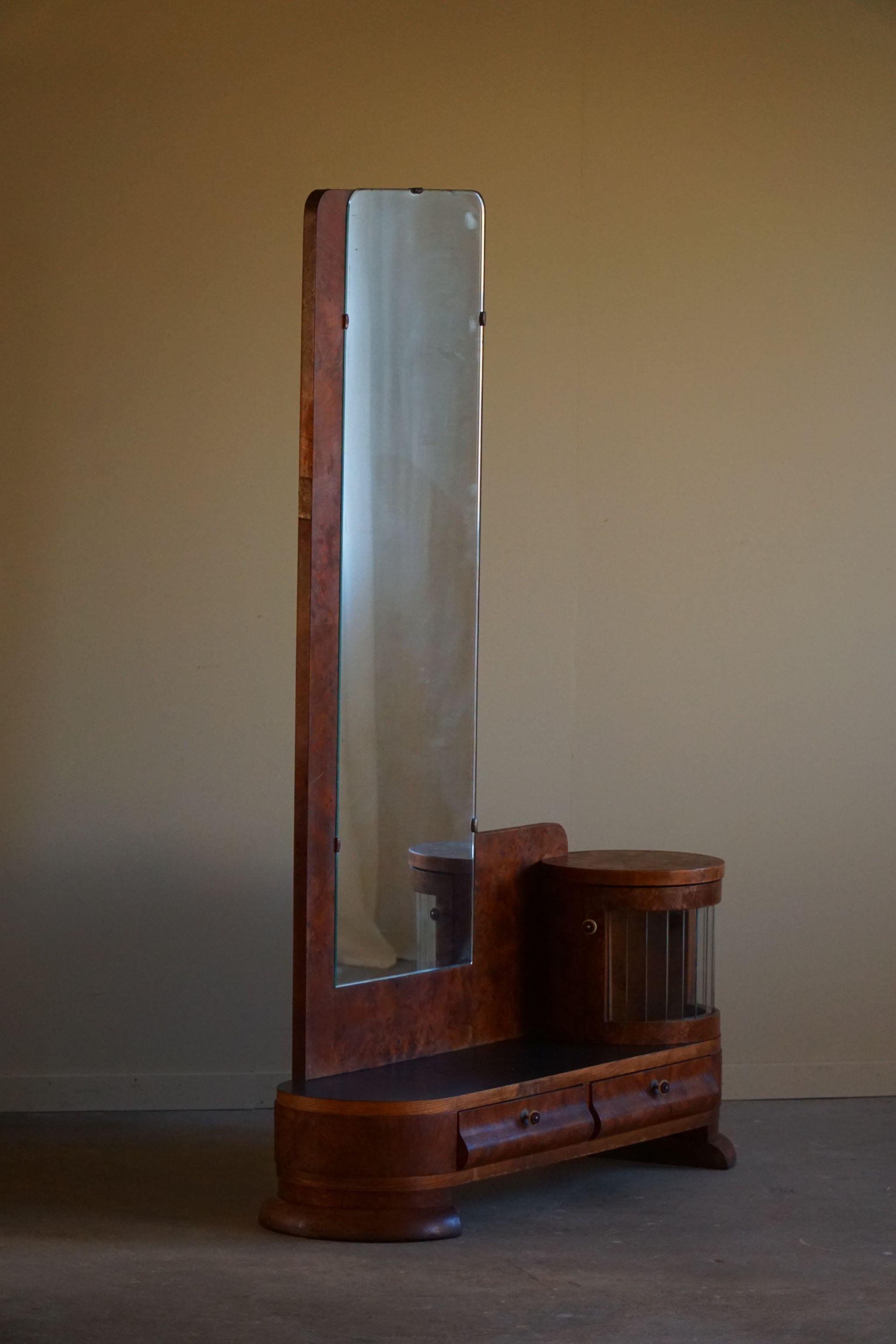 Danish Art Deco, Entry Console in Walnut with Mirror, Early 20th Century For Sale 1