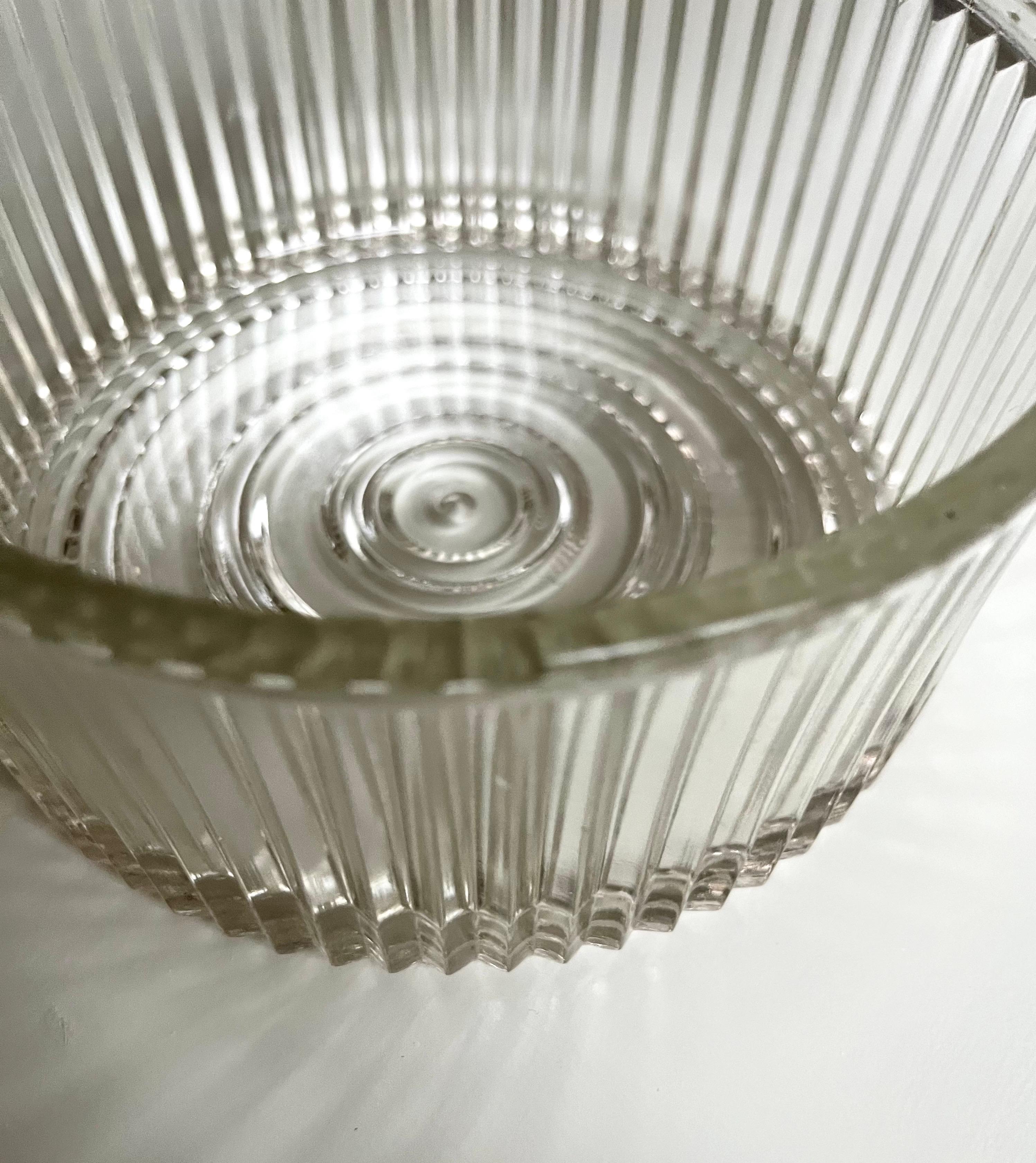 Joyero danés Art Decó de cristal y metal / Tarro decorativo con tapa, años 30 en venta 2