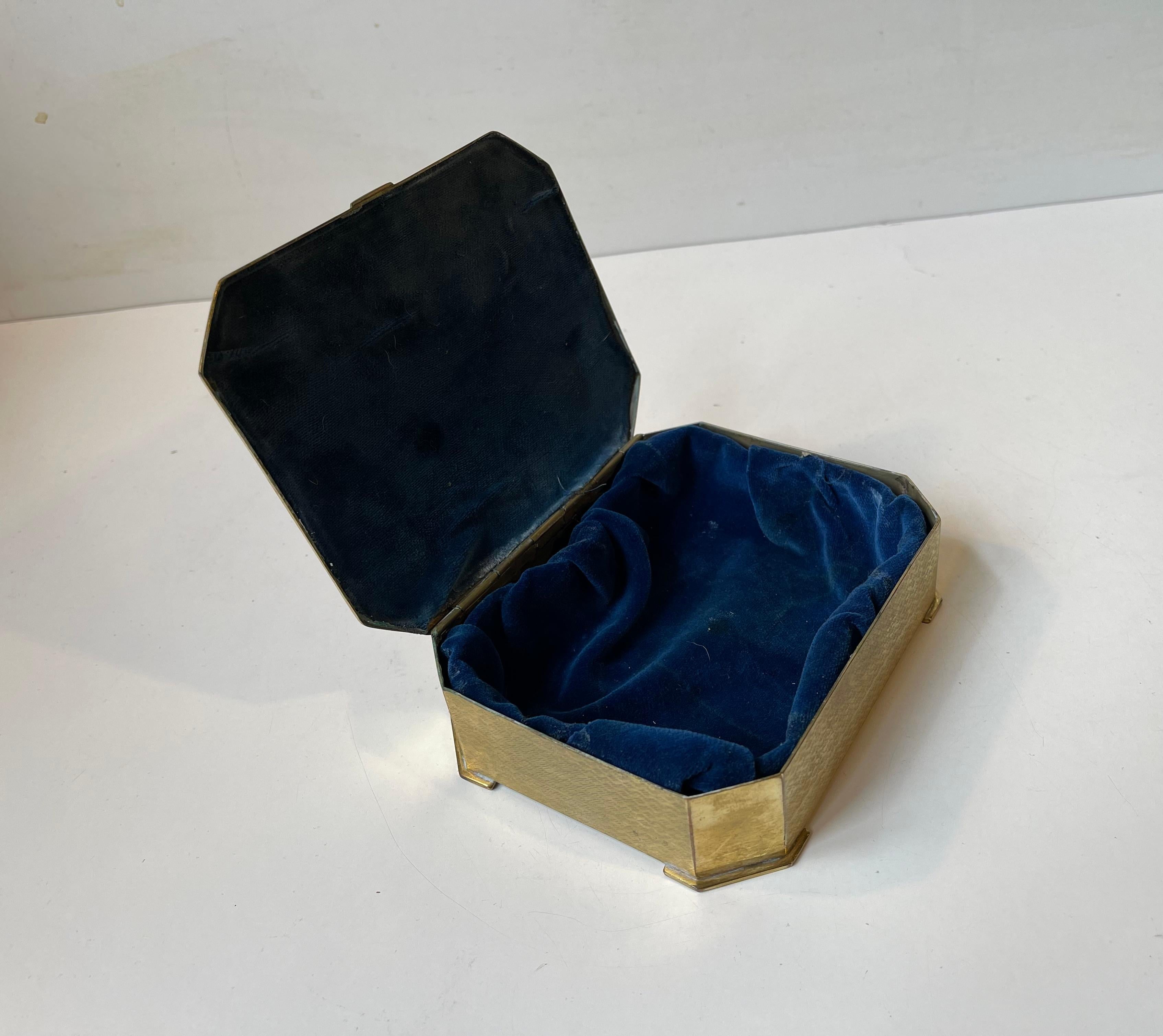 Danish Art Deco Guilloche Jewelry Box in Gilt Bronze, 1930s For Sale 3
