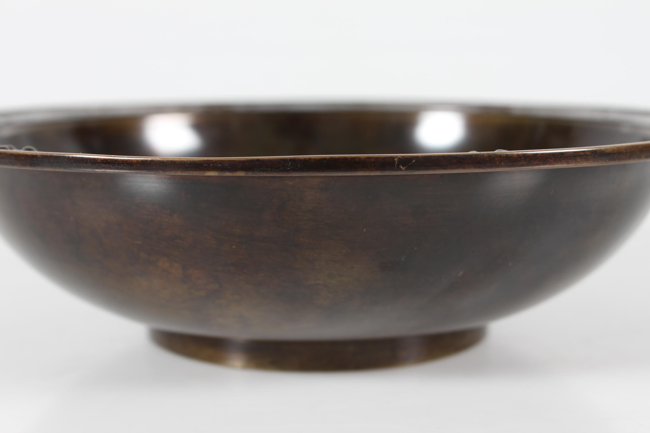 Dänische Art Deco Just Andersen Schale aus Bronze mit brauner Patina, 1930er Jahre (Metallarbeit) im Angebot