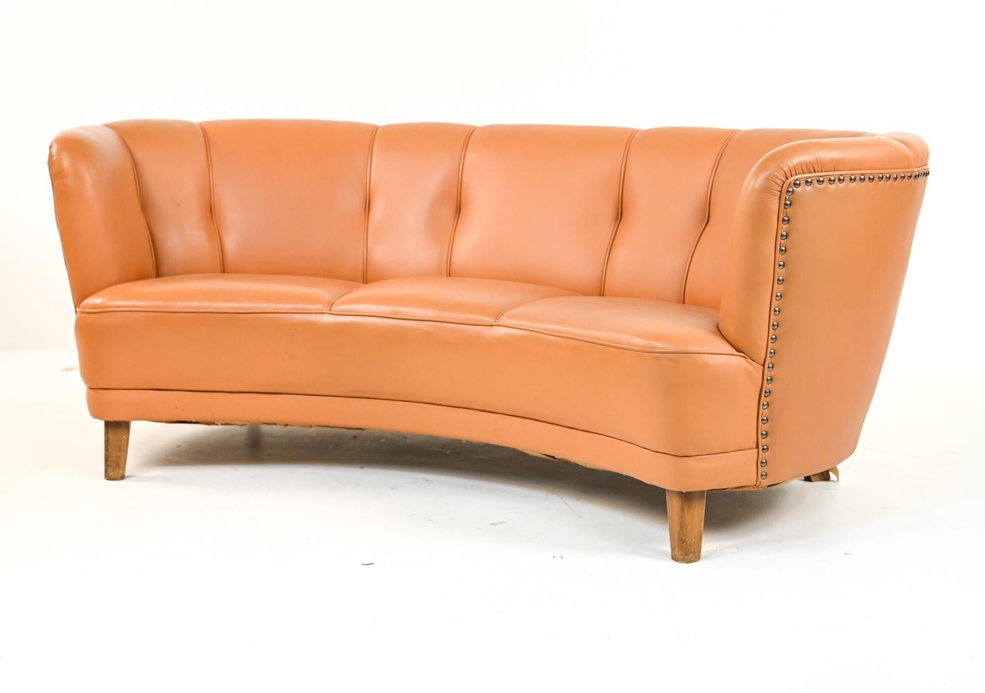 20th Century Danish Art Deco Leather Banana Sofa in Lassen/Boesen Style For Sale