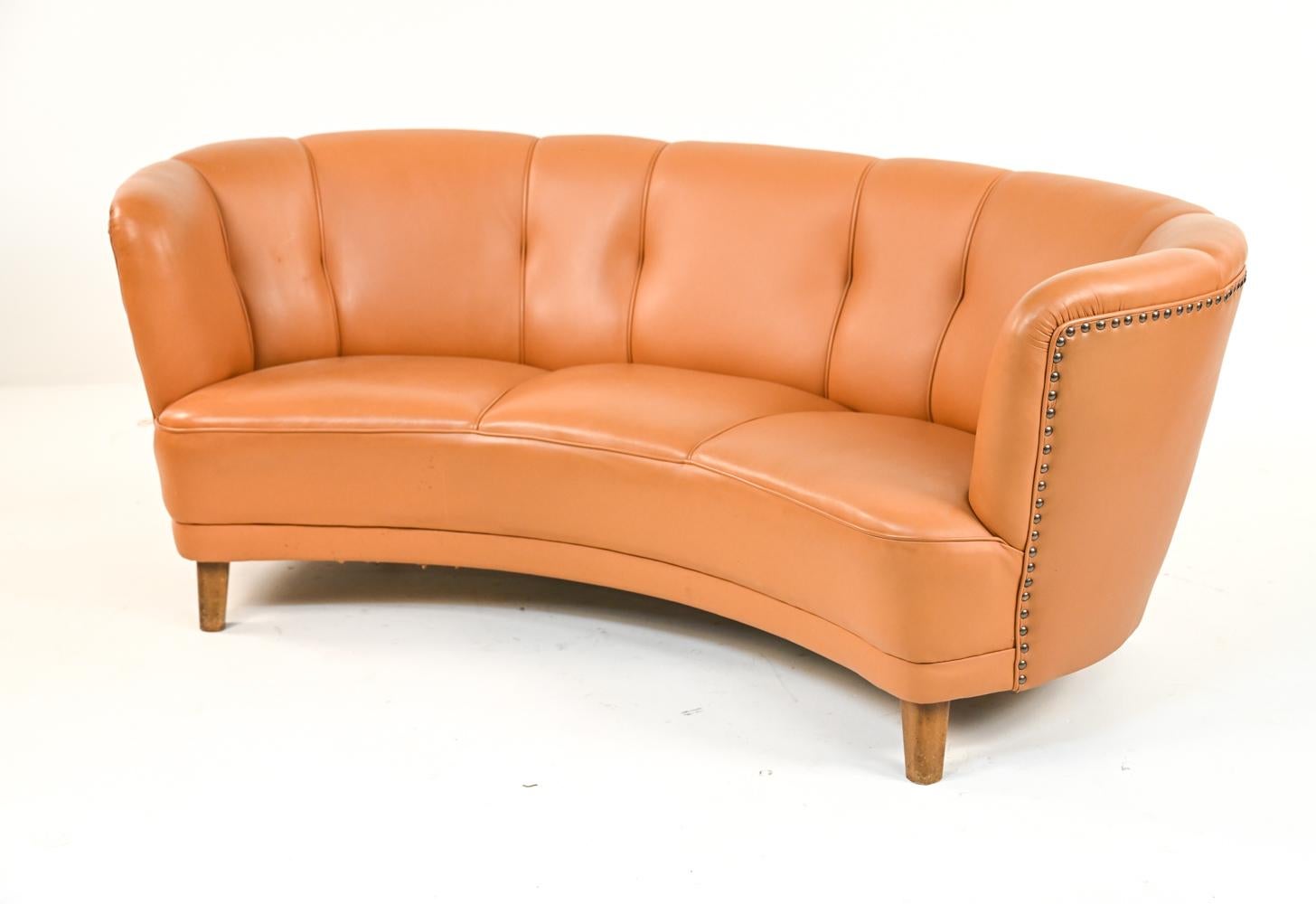 Danish Art Deco Leather Banana Sofa in Lassen/Boesen Style For Sale 1