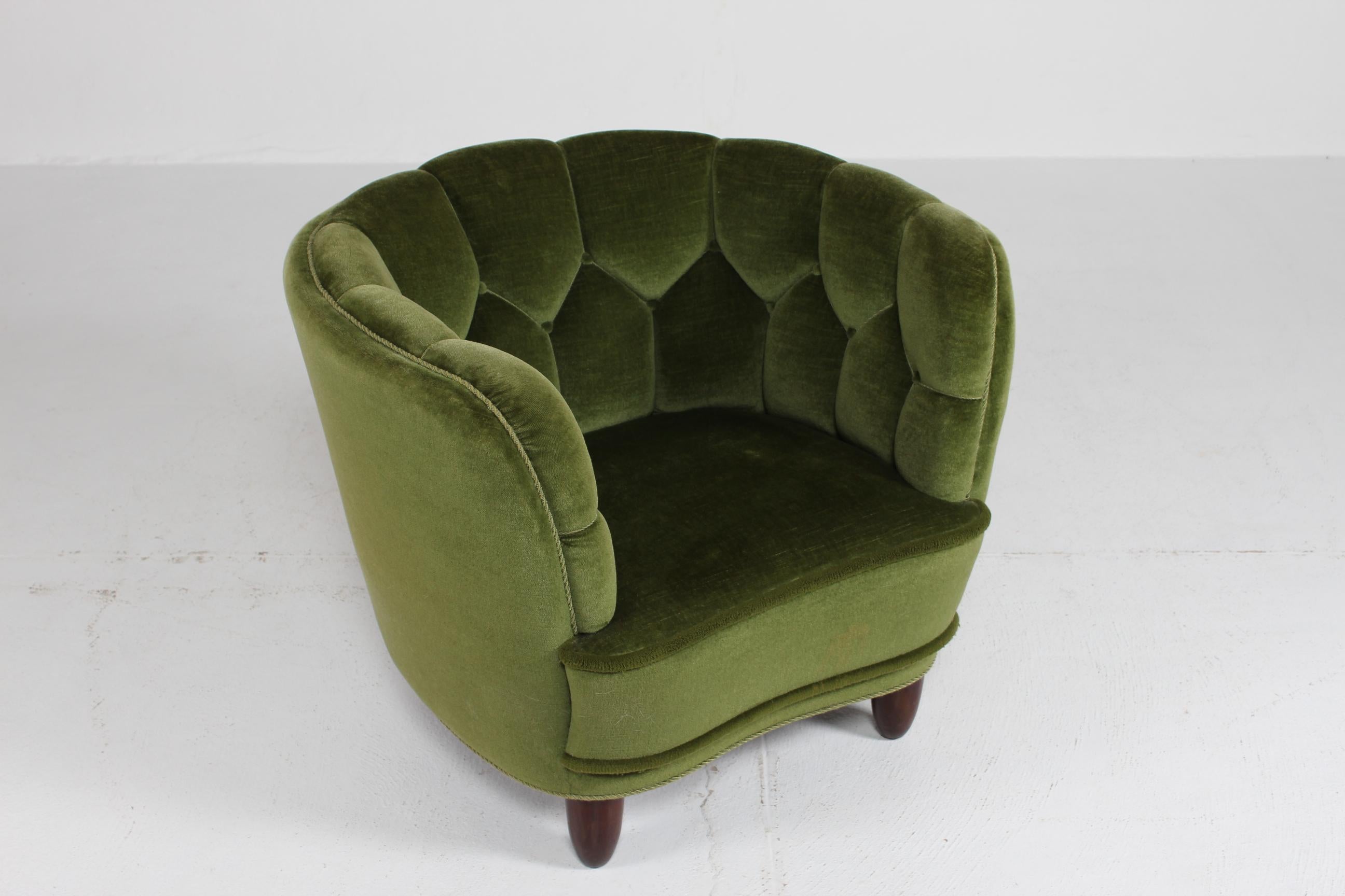 Danish Art Deco Club Chair in Viggo Boesen Style Dark Green Velvet, 1940s 5