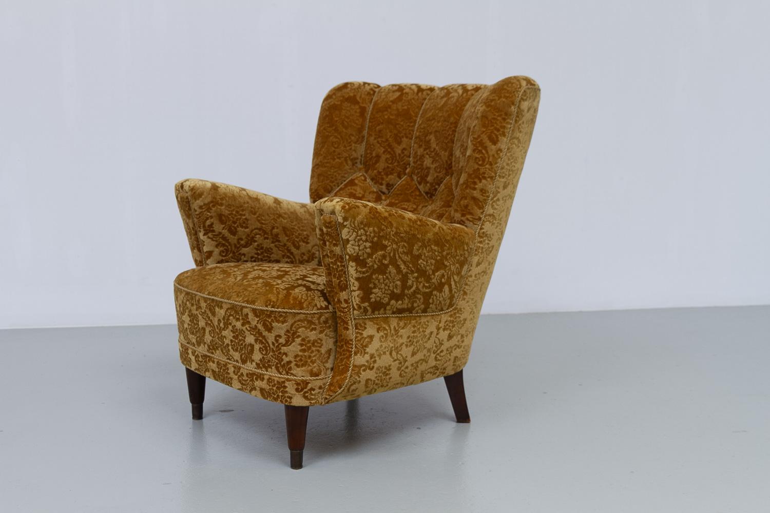 Chaise longue danoise Art déco en velours jaune doré, années 1940 en vente 1