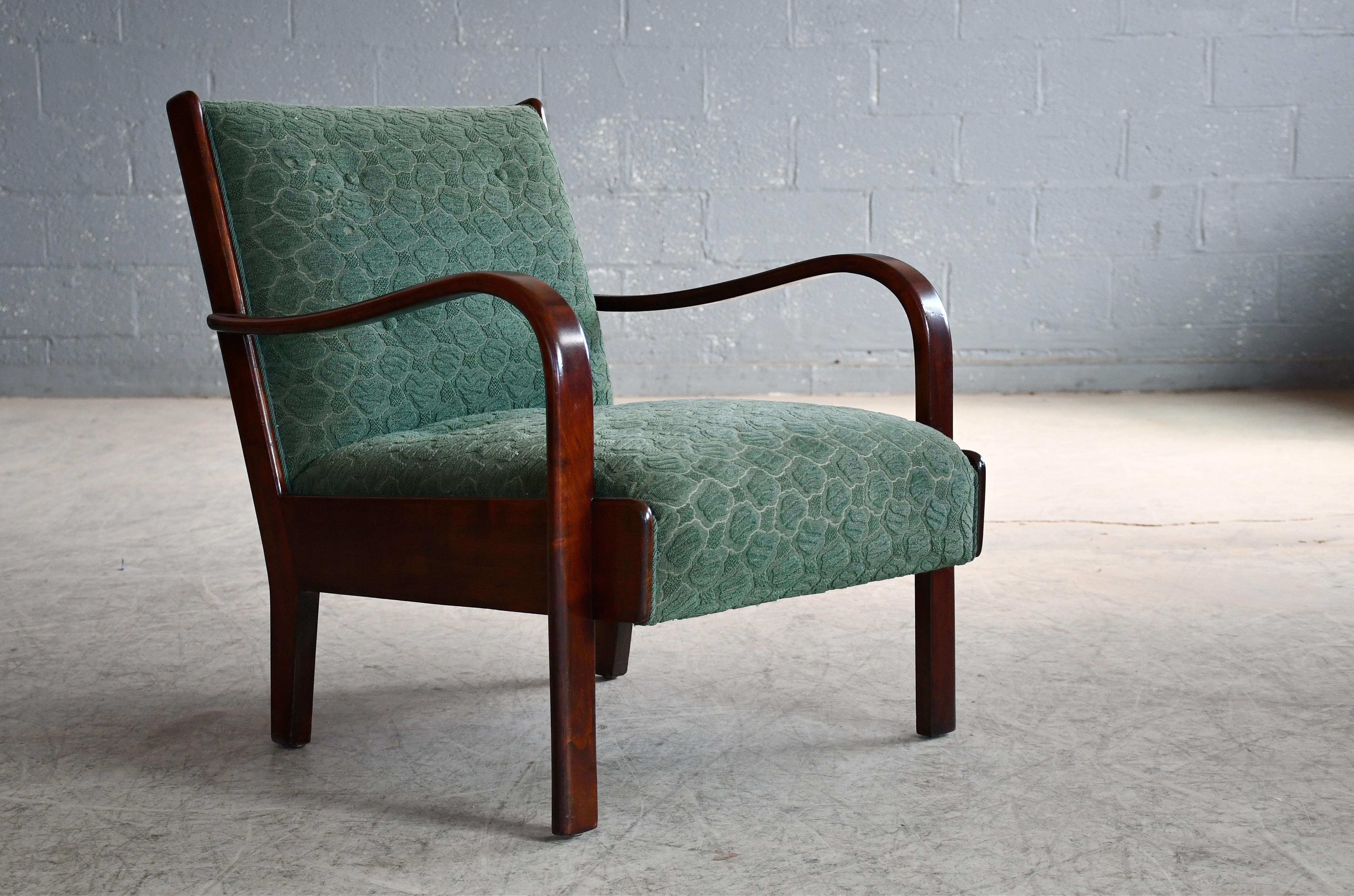Scandinavo moderno Poltroncina danese Art Déco con braccioli aperti in mogano cubano 1930-40 in vendita