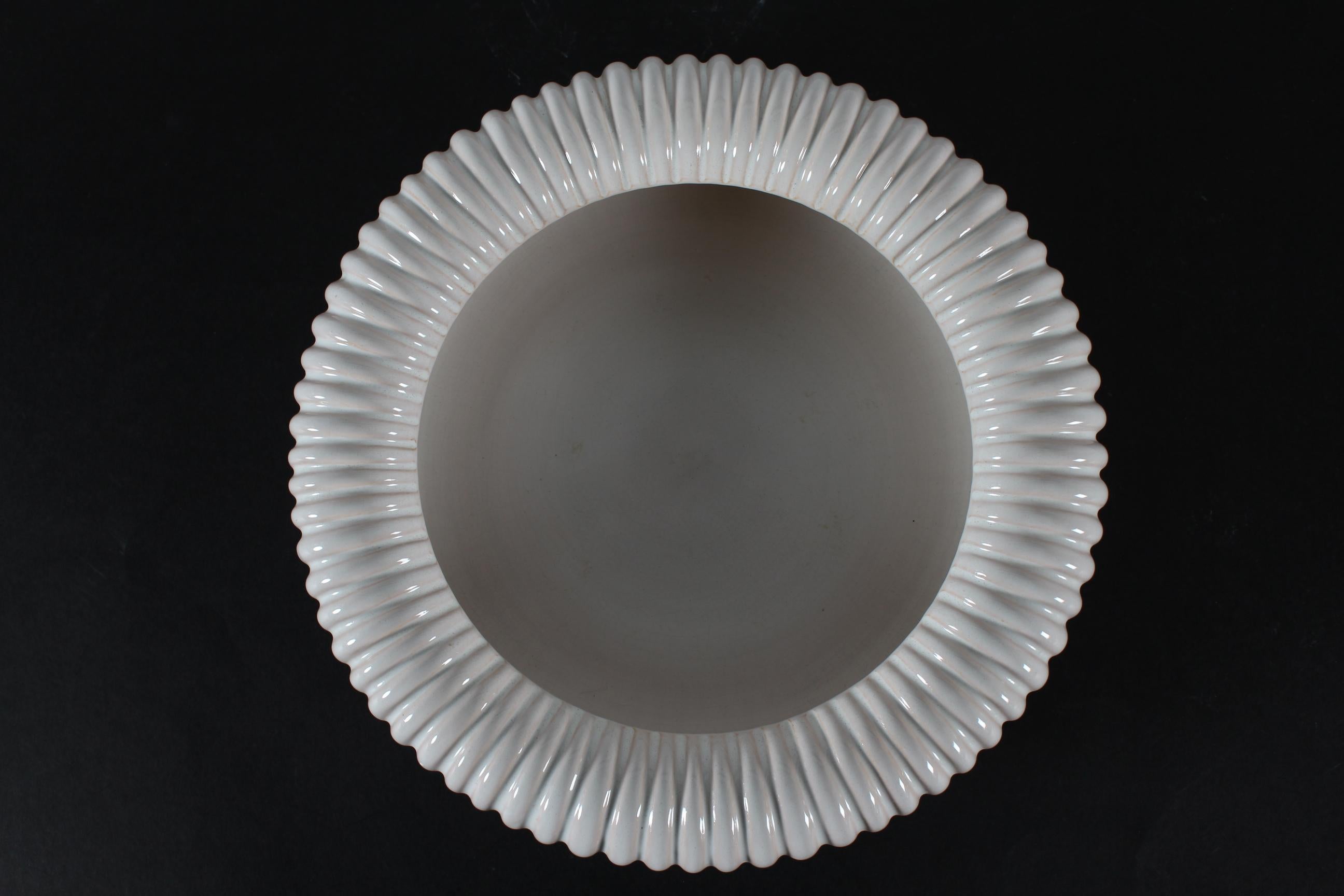 Ceramic Danish Art Deco Michael Andersen Large Ribbed Bowl with White Glaze, 1930s-1940s