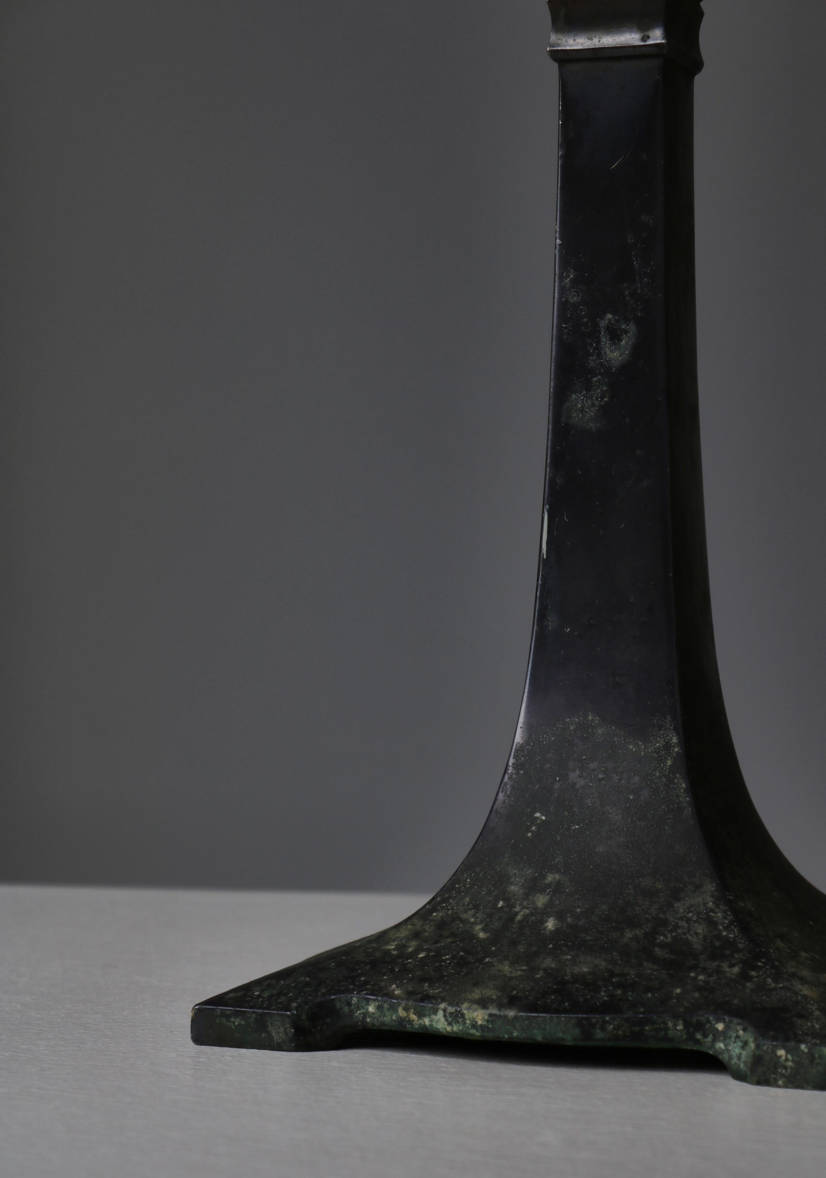 Lampe de table danoise Art Déco en bronze patiné style Just Andersen, années 1920 en vente 6