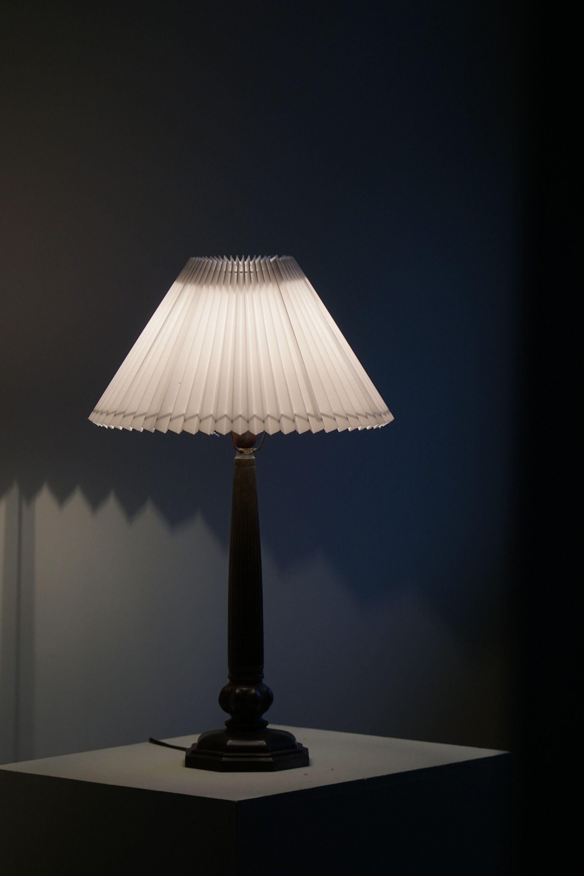 Danish Art Deco Rare Table Lamp by Just Andersen in Diskometal, Model 2288, 1920 For Sale 4