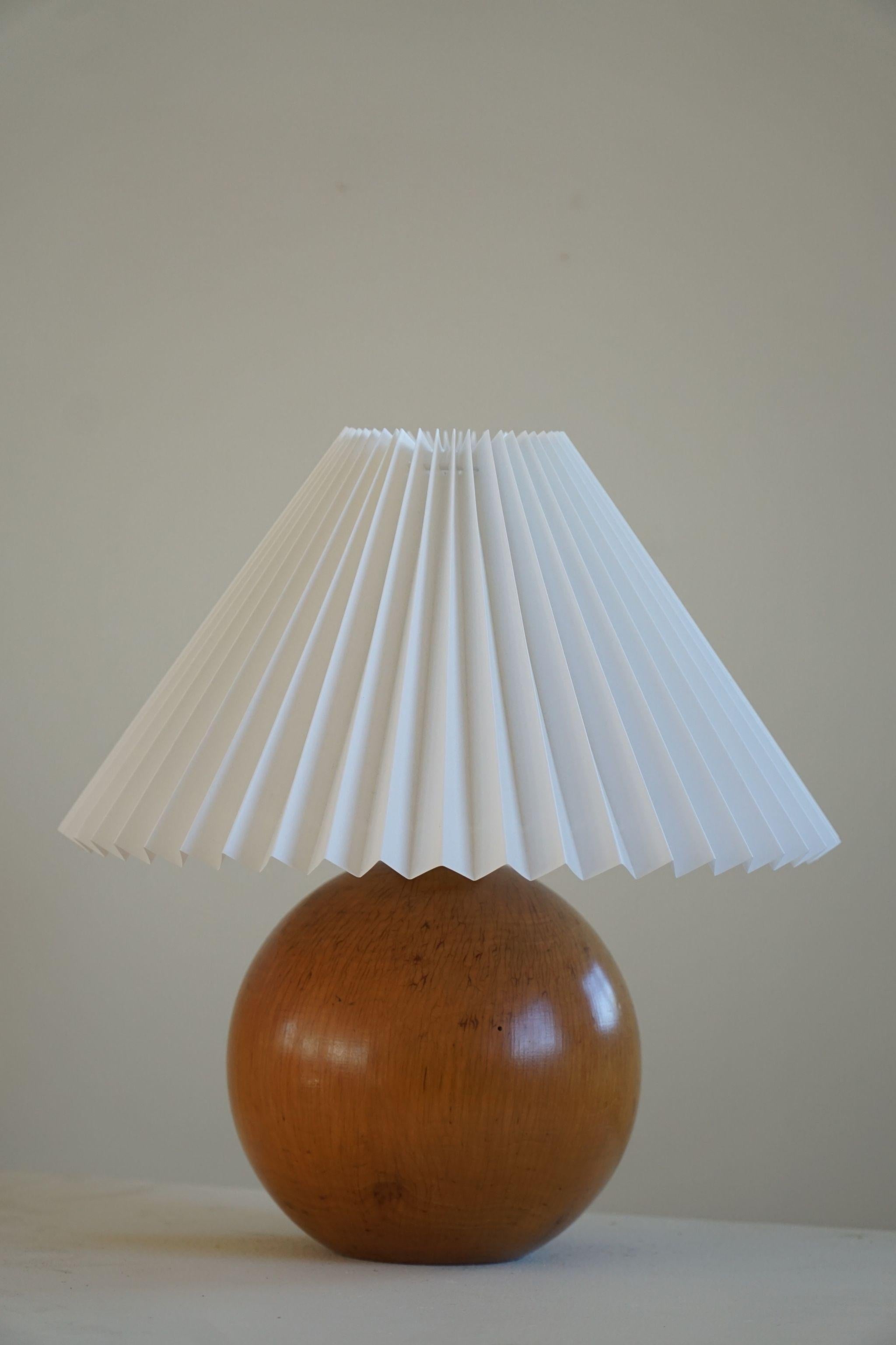 Danish Art Deco Round Wooden Table Lamp in Birch, 1930s 1
