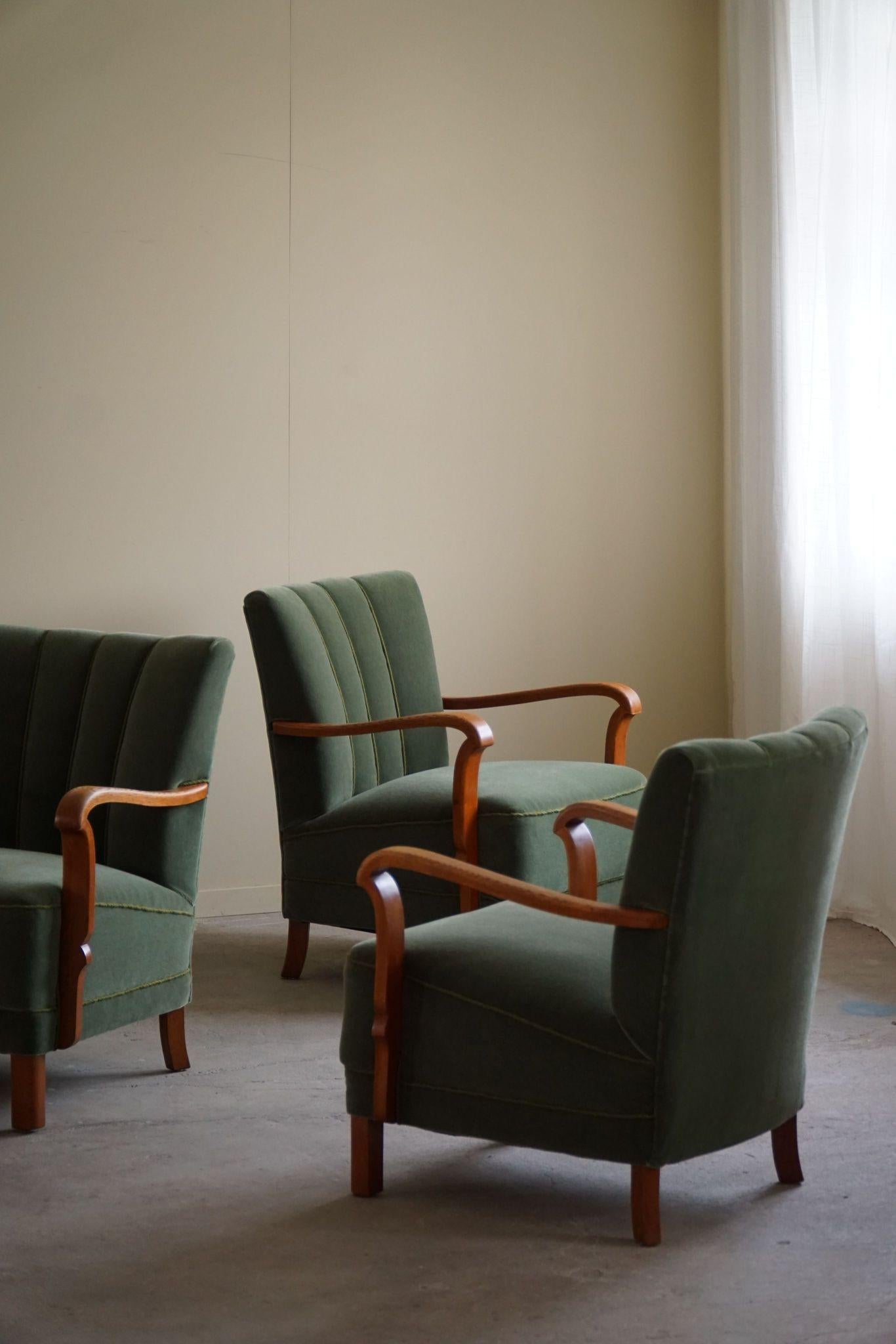 Art Decó danés, juego de 3 sillones de roble, retapizados en mohair verde, años 30 en venta 9