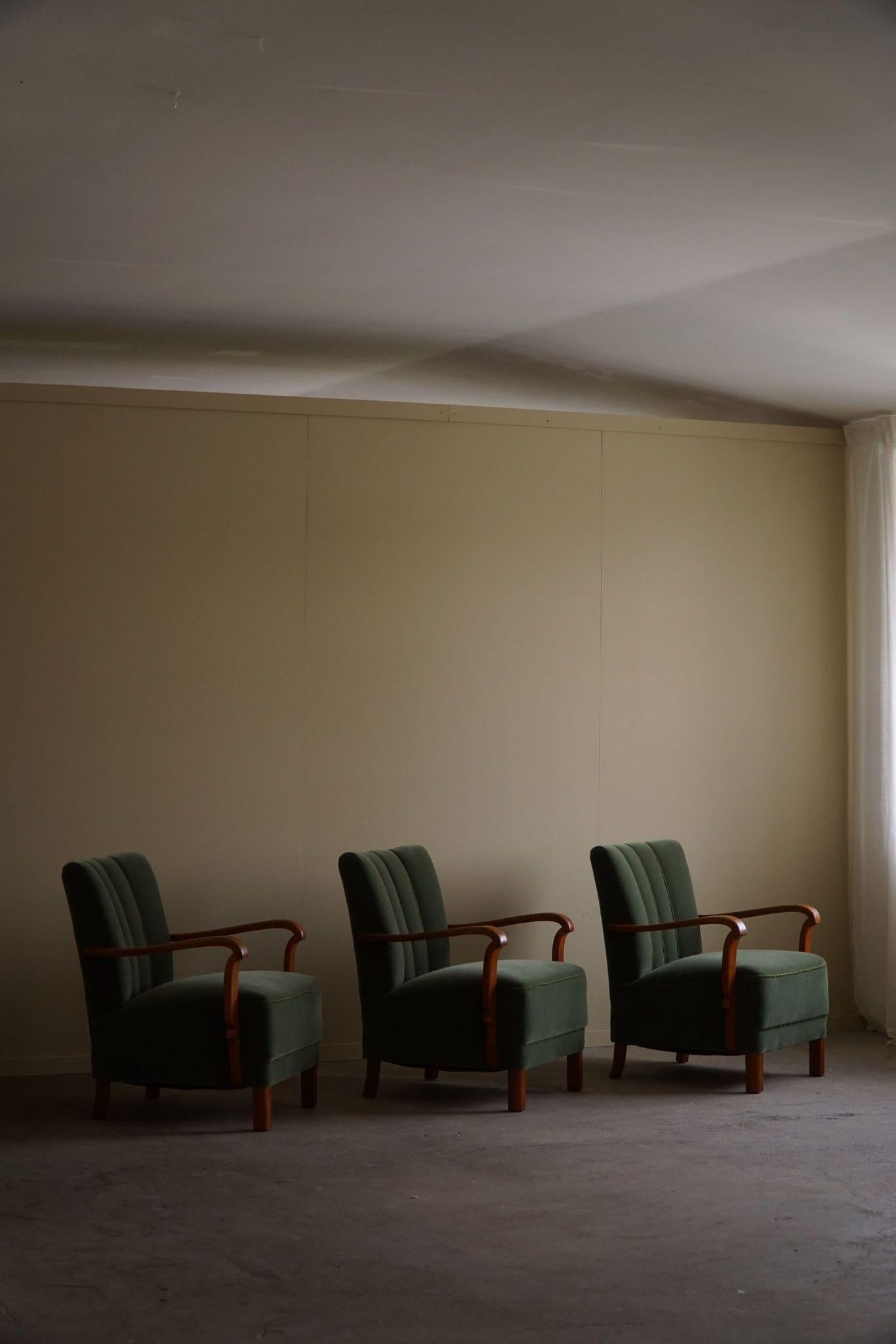 Art Decó danés, juego de 3 sillones de roble, retapizados en mohair verde, años 30 en venta 11