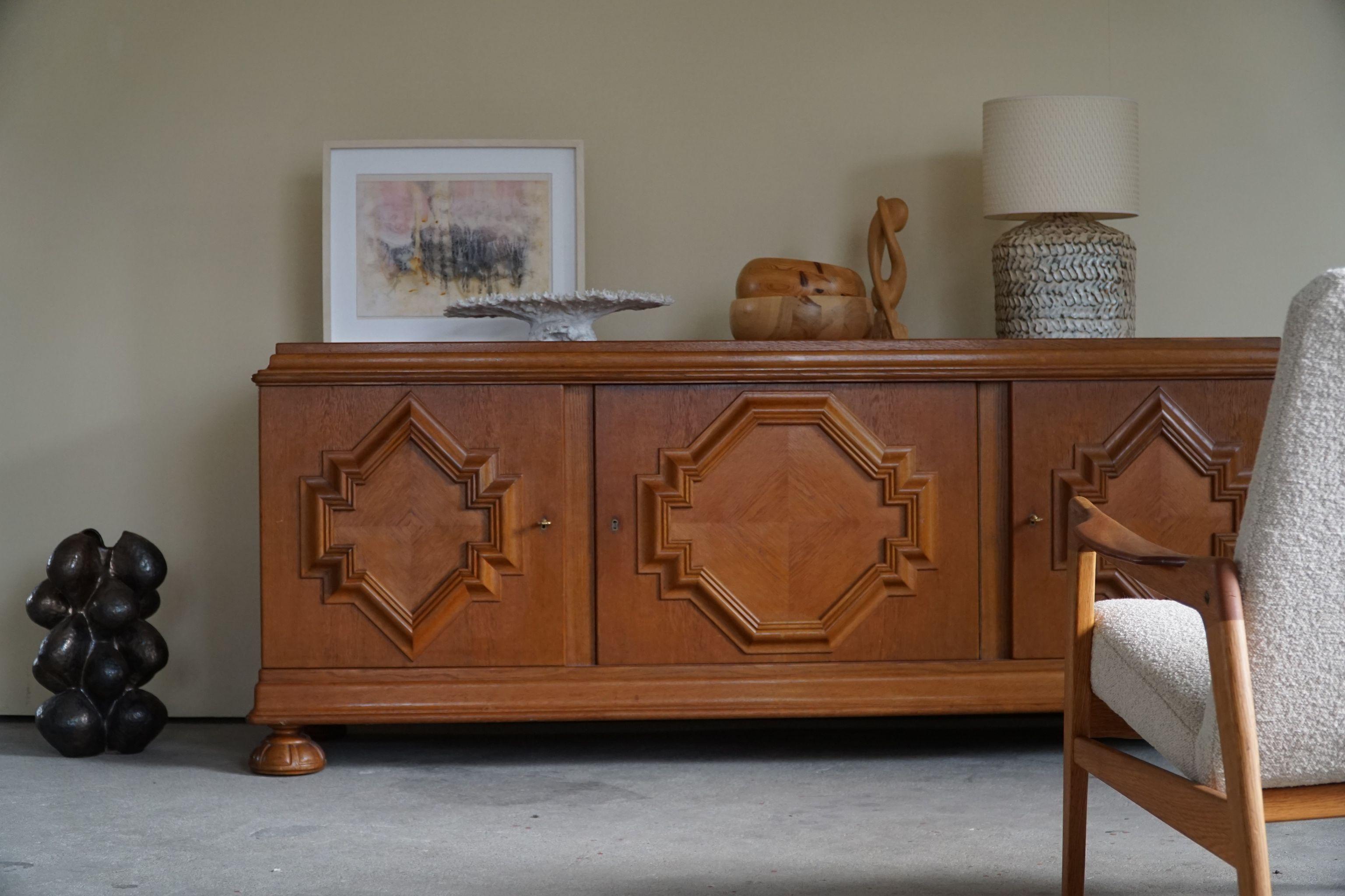 Danish Art Deco Sideboard Credenza in Solid Oak, Early 20th Century In Good Condition In Odense, DK