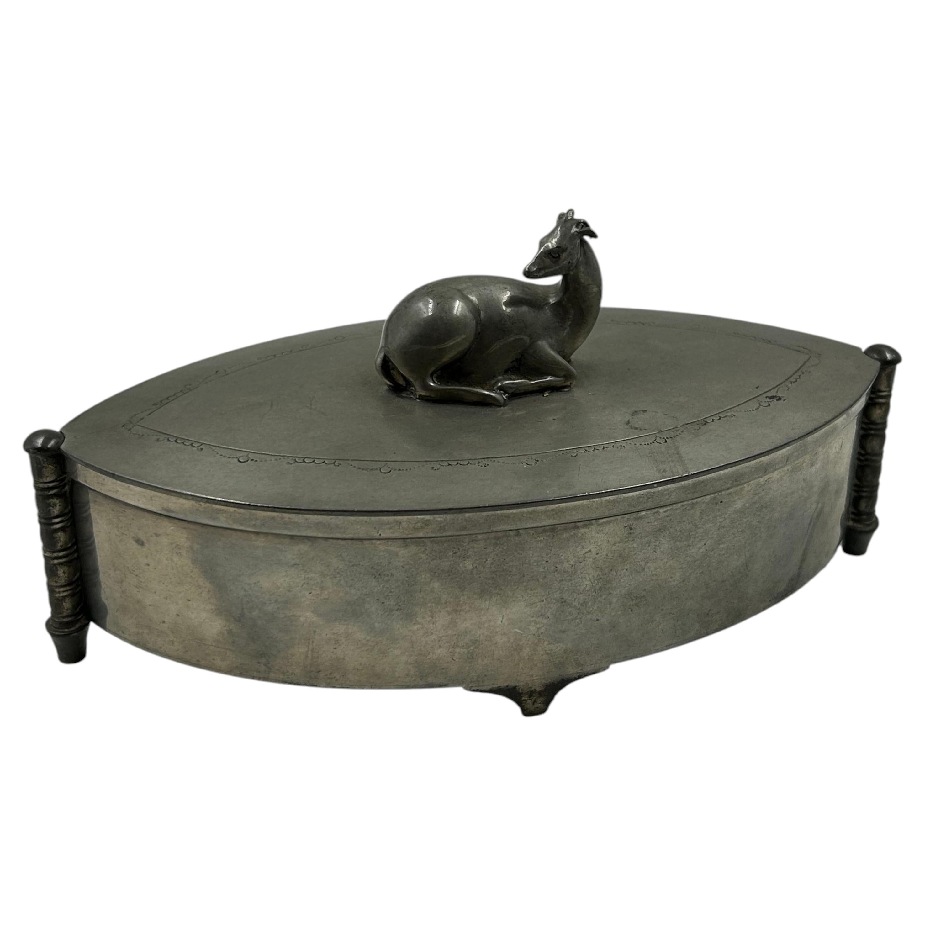 Caja danesa Art Decó de metal plateado de Just Andersen, Dinamarca, hacia 1930.