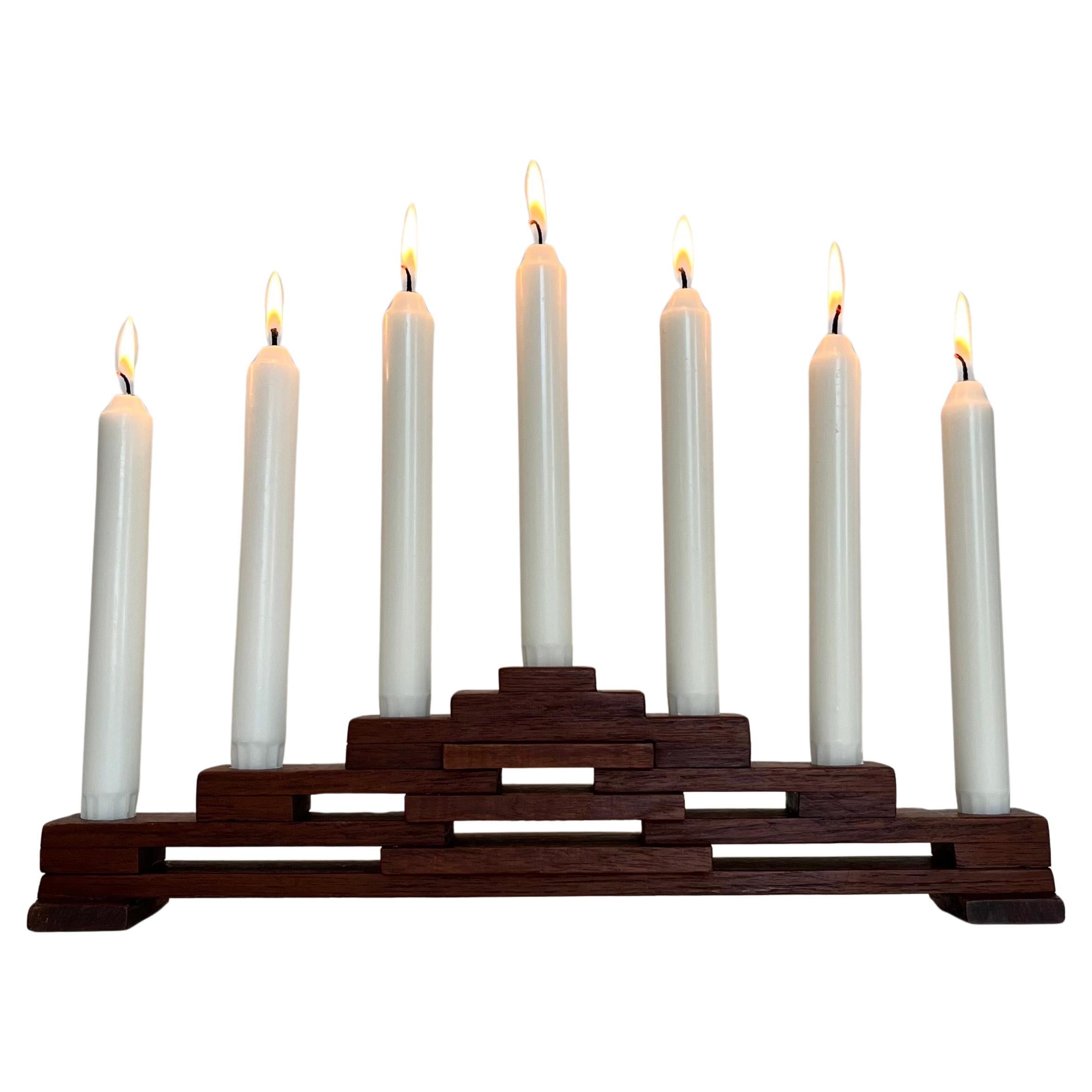 Candelabro danese in legno lavorato a mano in stile Art Déco, anni '70 in vendita