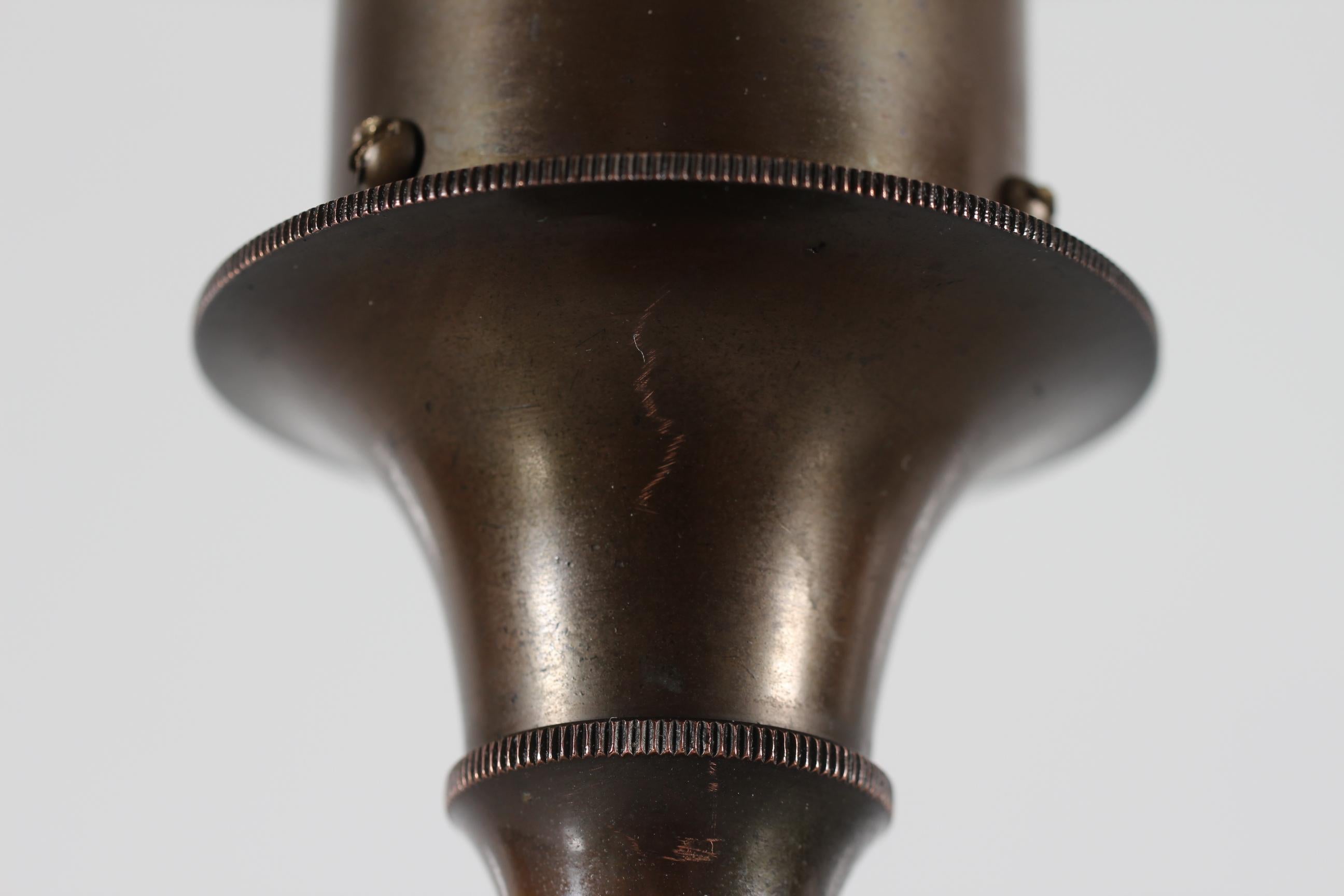 Lampe de table danoise Art Déco laiton patiné + verre blanc, Fog & Mørup 1940s Bon état - En vente à Silkeborg, Silkeborg