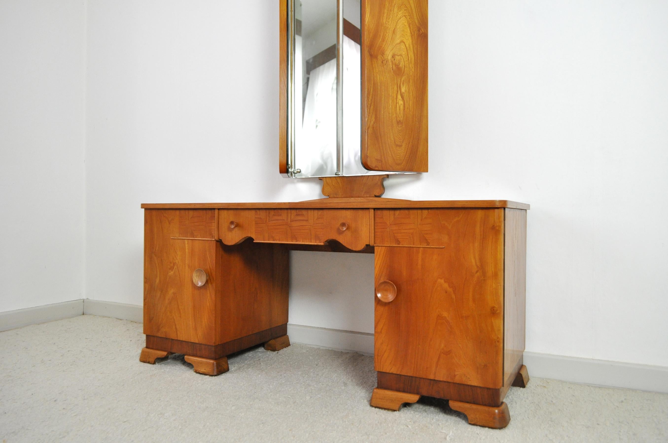 Danish Art Deco Vanity Desk with Tri-Folding Mirrors, 1930s For Sale 1