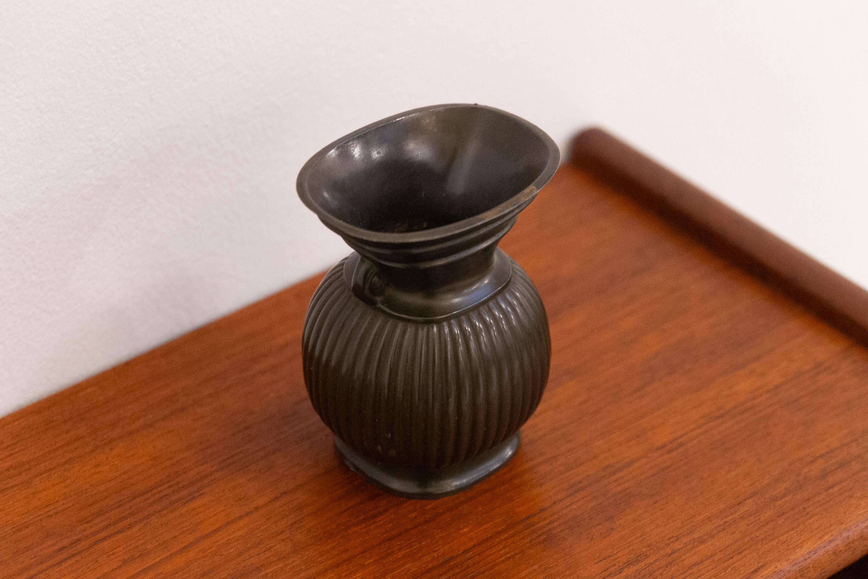 Vaso danese Art Deco in metallo Disko di Just Andersen, 1930. in vendita 6