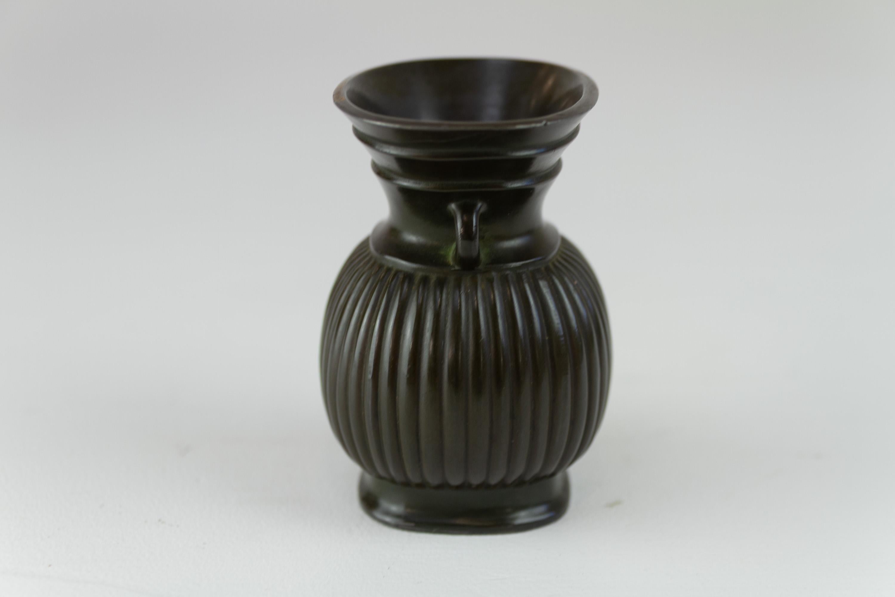 Danese Vaso danese Art Deco in metallo Disko di Just Andersen, 1930. in vendita