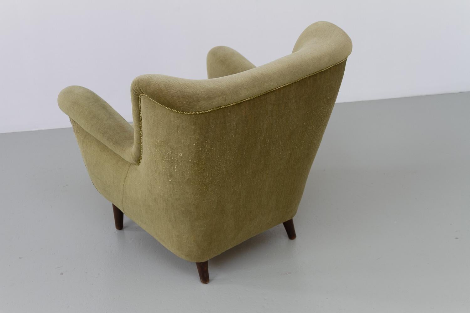Danish Art Deco Velvet Lounge Chair, 1940s. For Sale 6